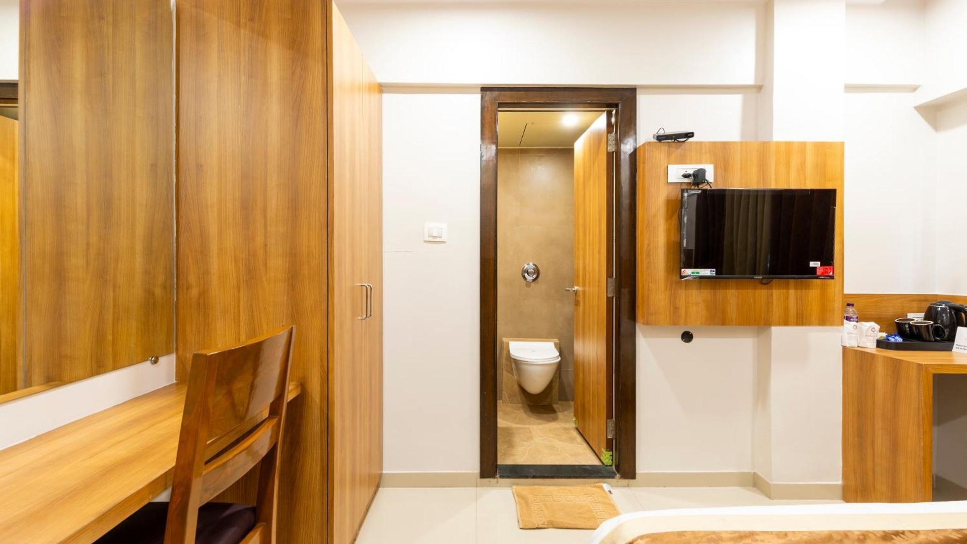 Hotel Embassy Park - Bkc 2*