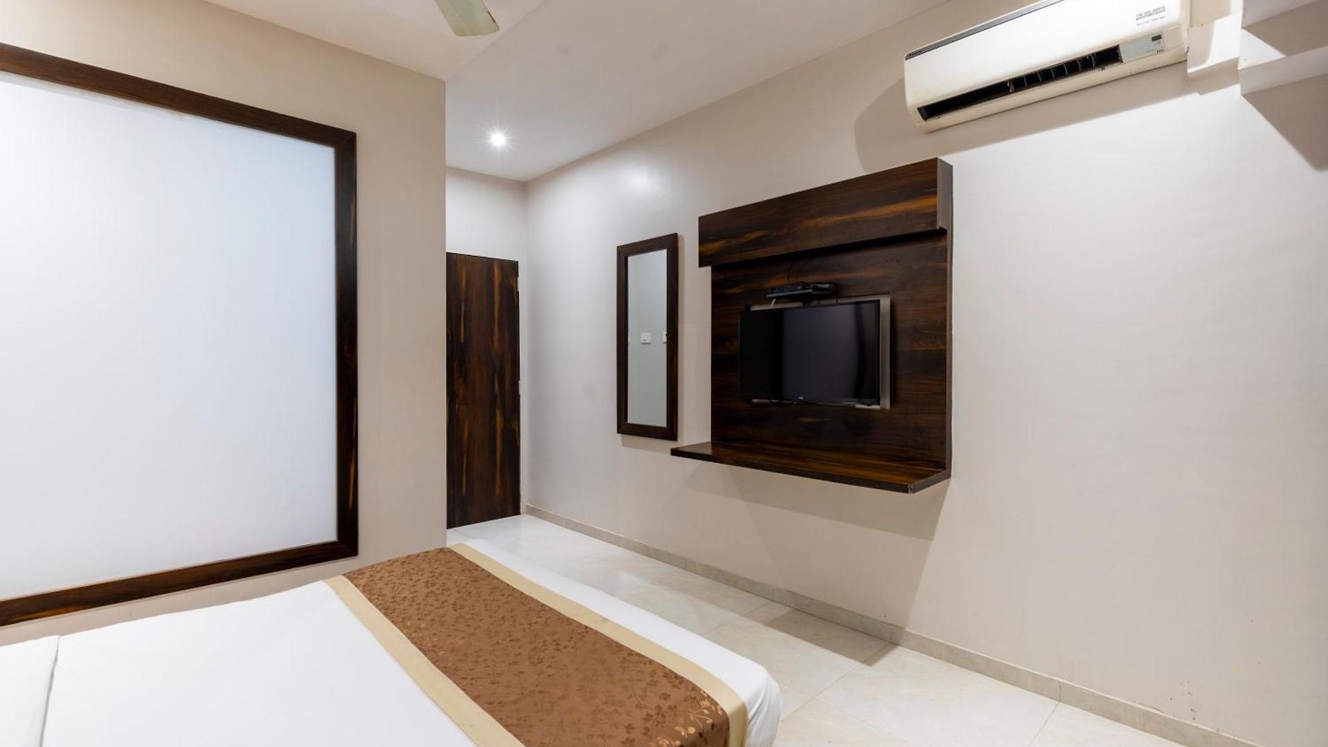 Embassy Park - Bkc 2*