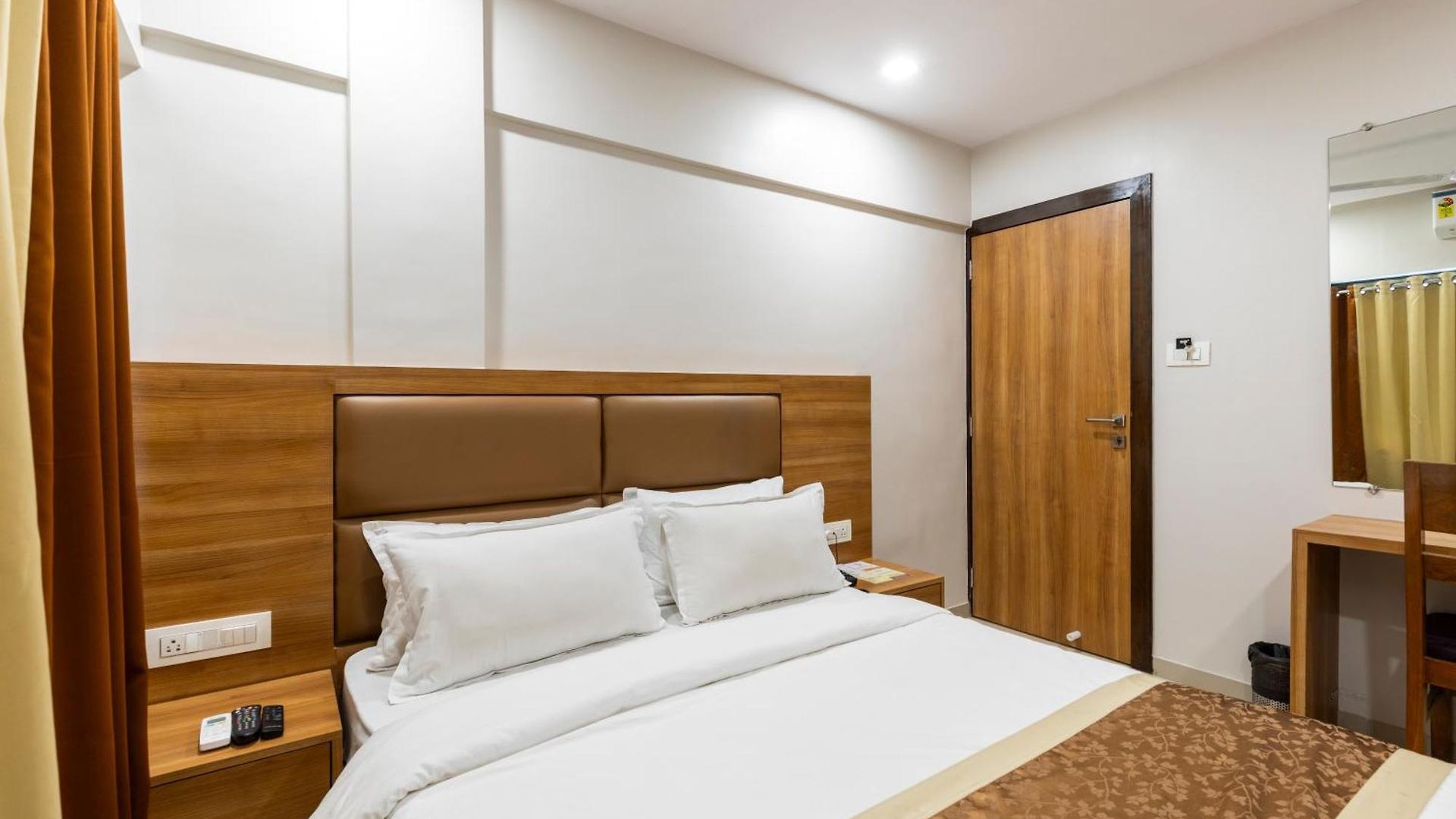 Hotel Embassy Park - Bkc