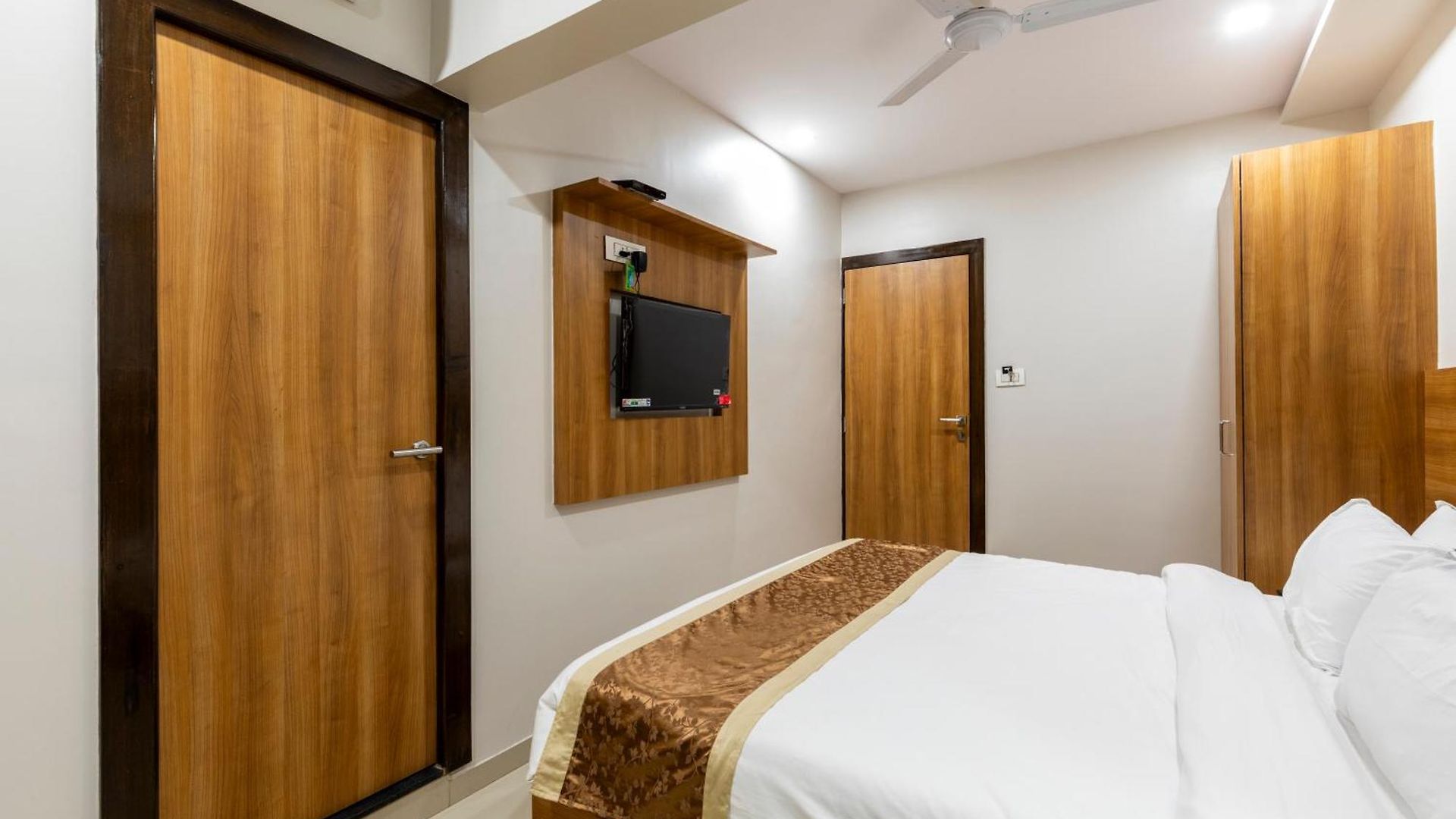Hotel Embassy Park - Bkc Mumbai