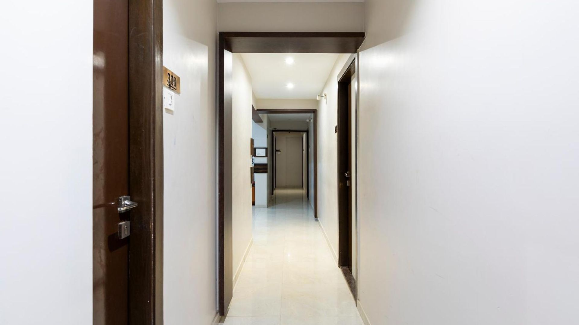 Hotel Embassy Park - Bkc 2*