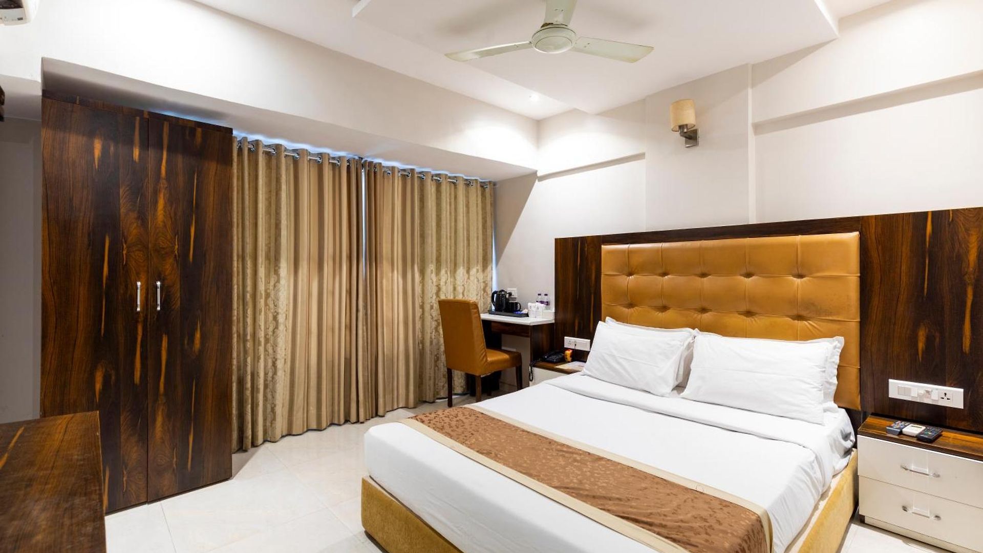 Hotel Embassy Park - Bkc