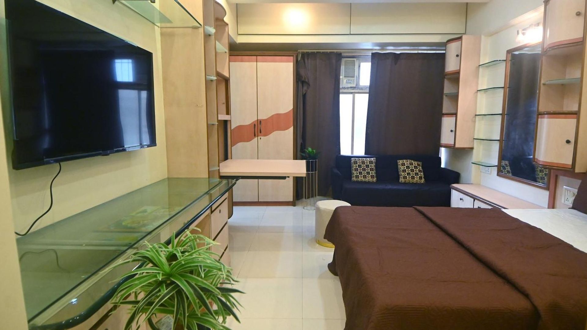 Cosy In Sobo Mumbai