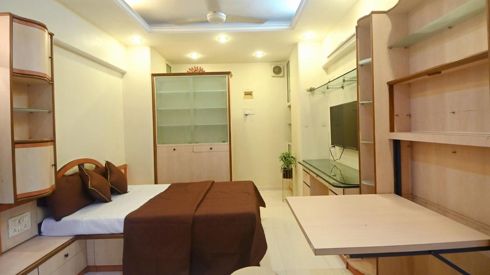 Cosy In Sobo Apartment Mumbai