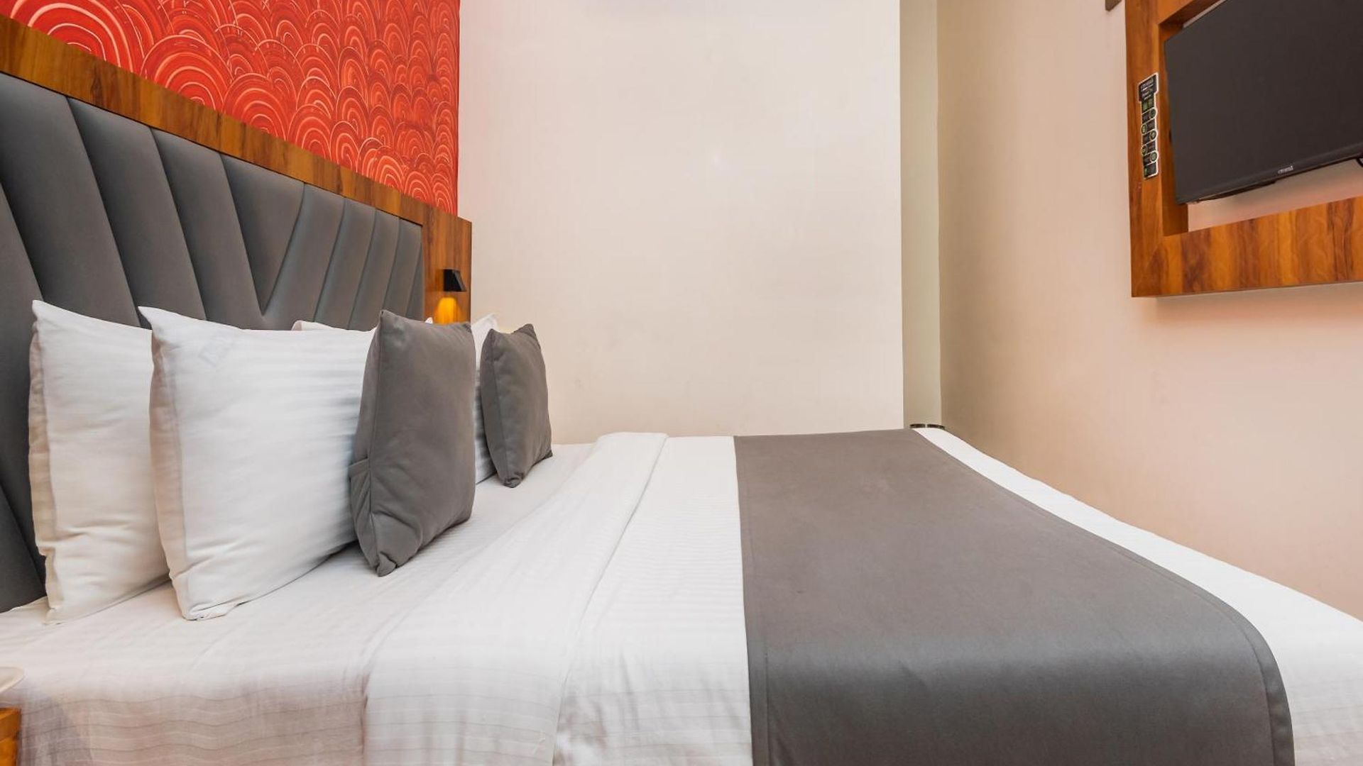 Priceless Exhibition Centre Goregaon West 2*