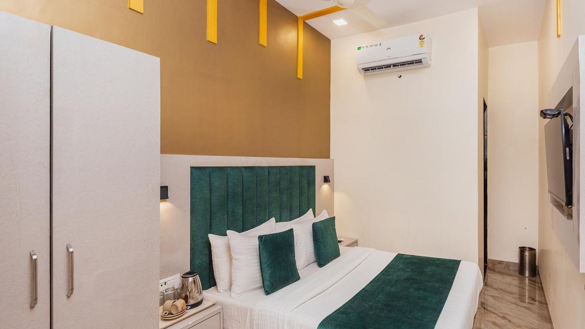 Priceless Exhibition Centre Goregaon West 2* Mumbai
