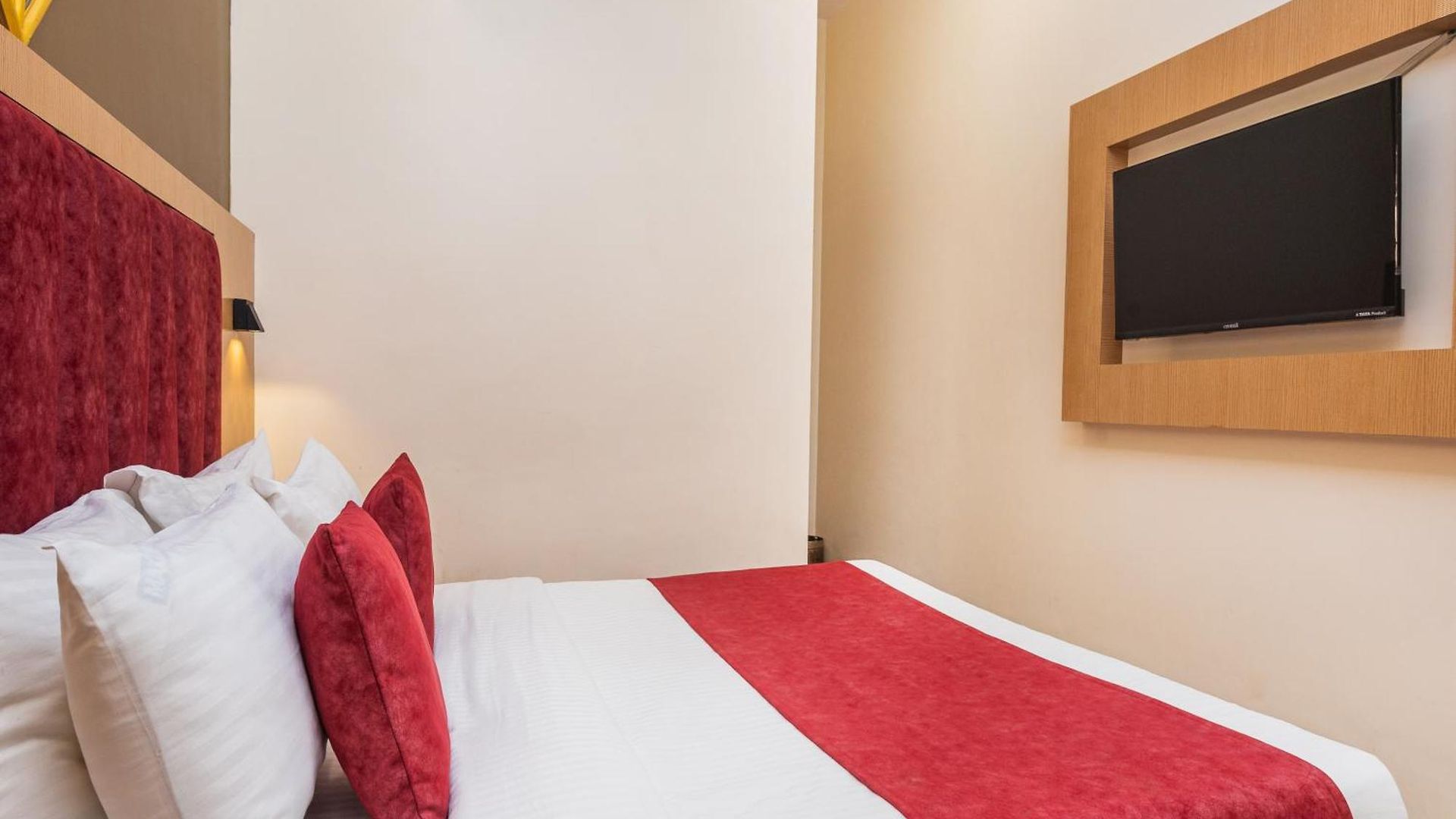 Priceless Exhibition Centre Goregaon West Hotel 2*