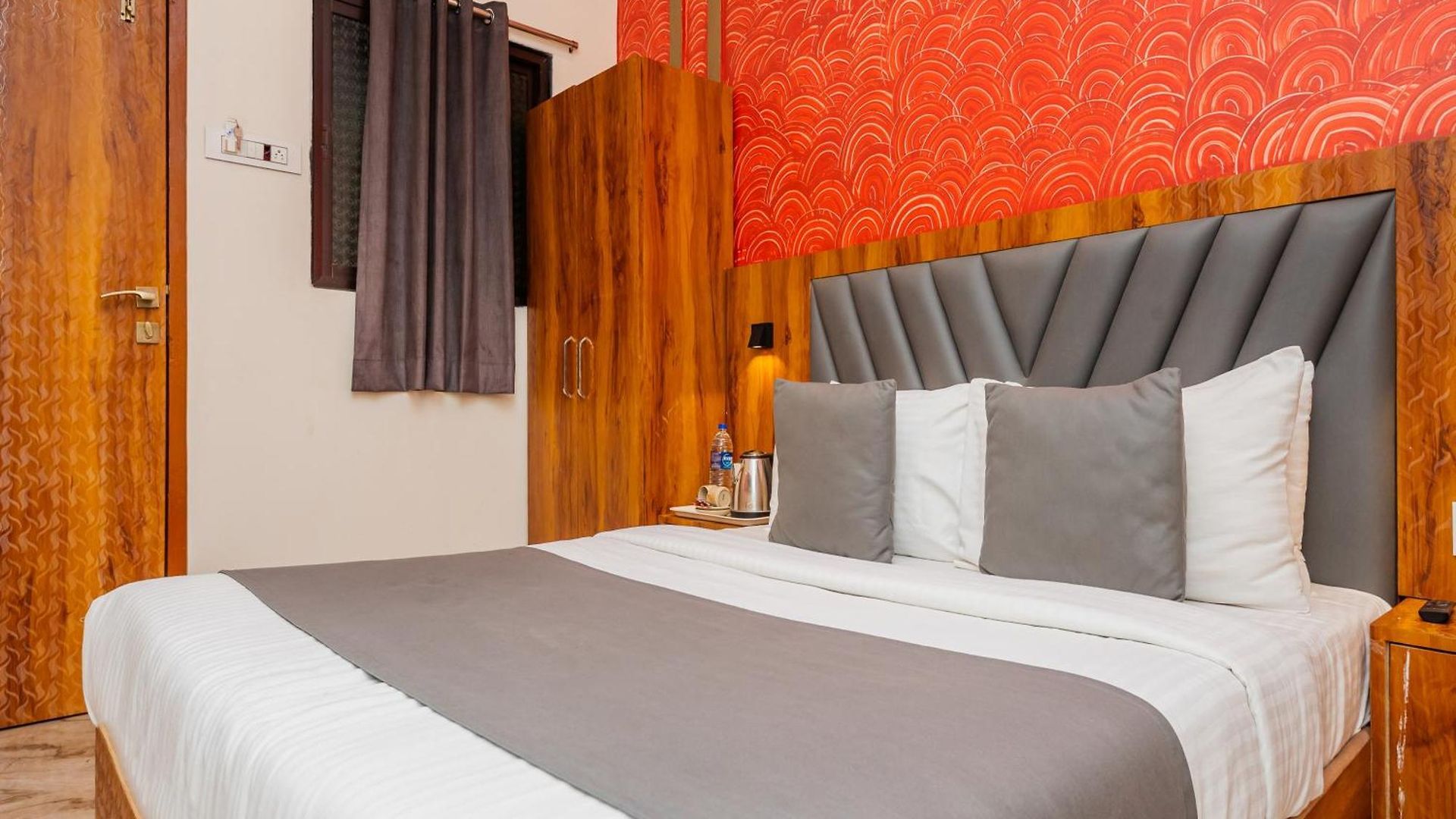 Hotel Priceless Exhibition Centre Goregaon West 2*
