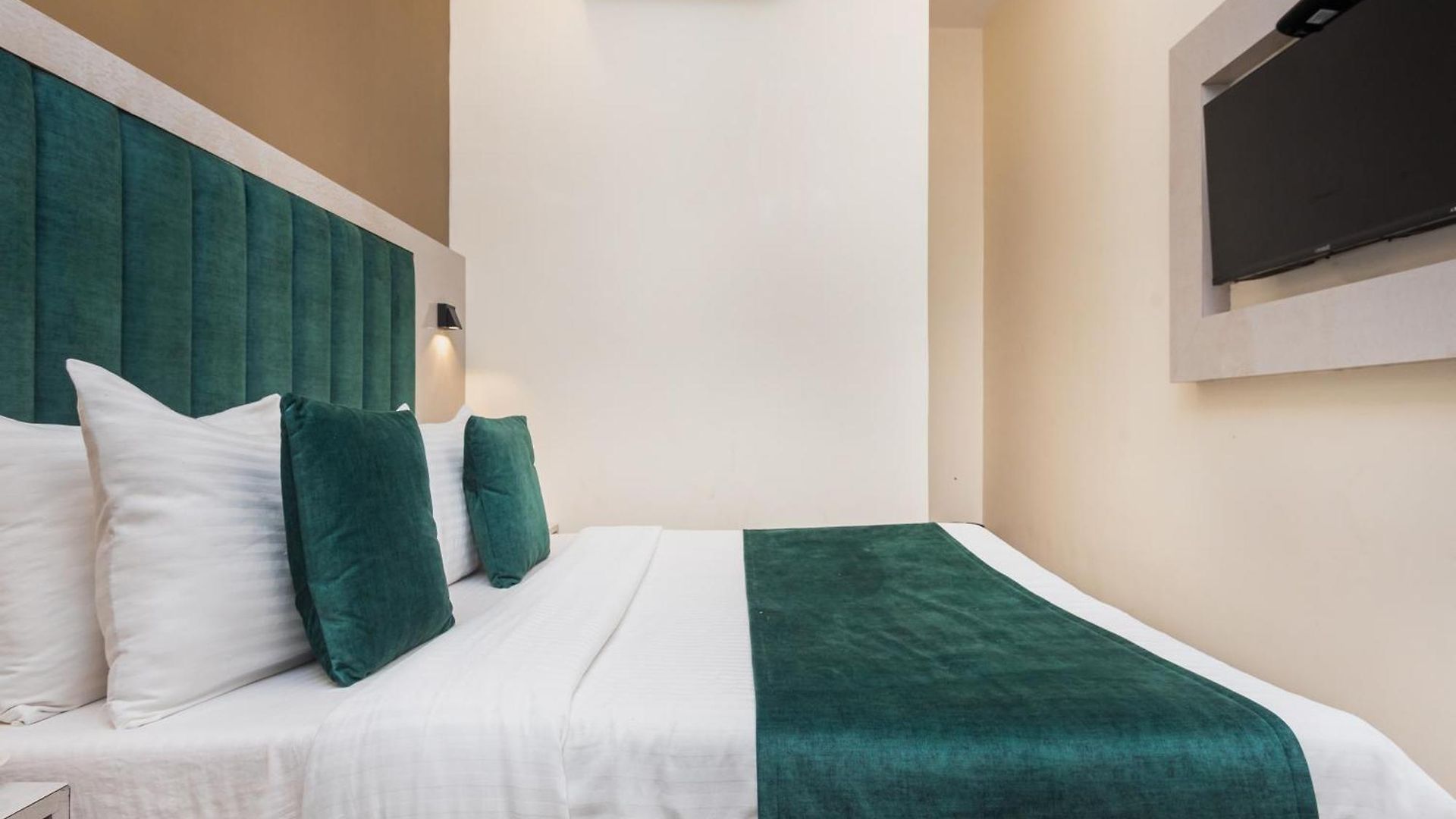 Hotel Priceless Exhibition Centre Goregaon West Mumbai