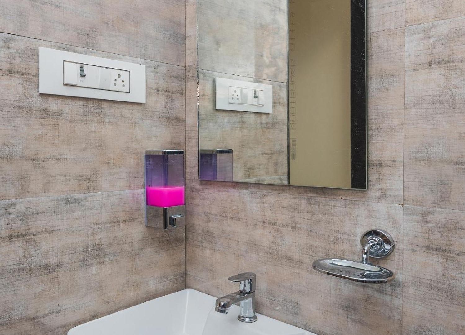 Hotel Priceless Exhibition Centre Goregaon West 2*