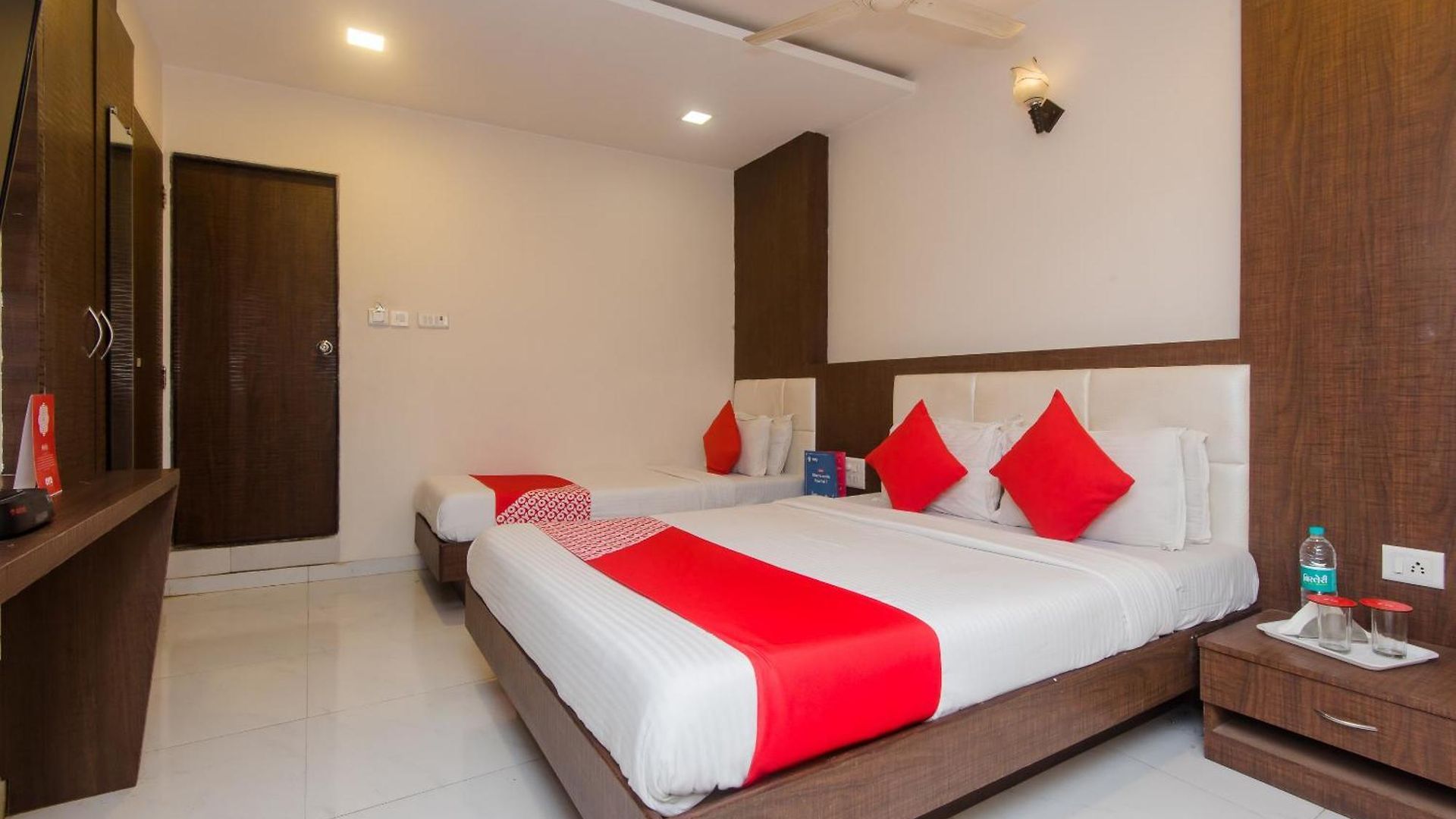 O Alfa Grand Near Chhatrapati Shivaji International Airport Hotel 3*