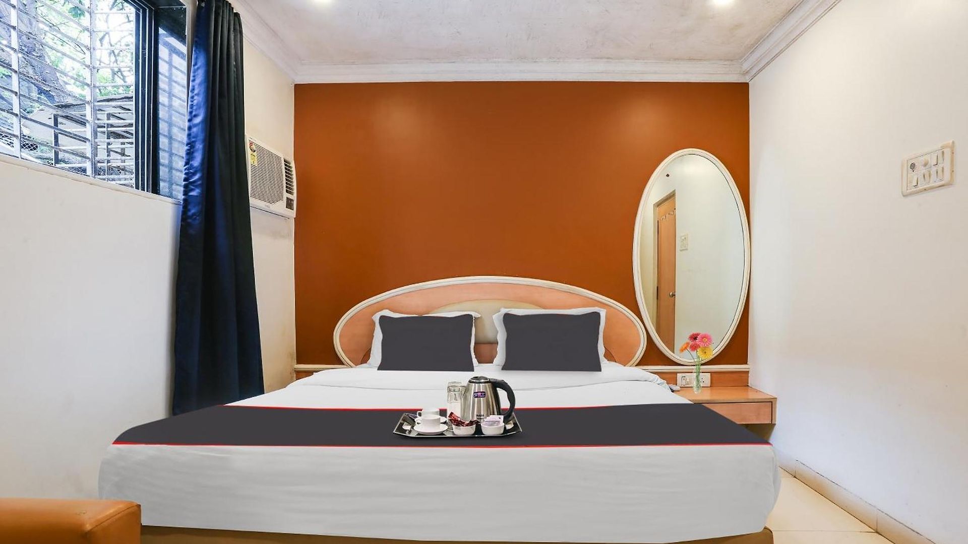 Hotel Collection O De Meridian Near Versova Beach Mumbai
