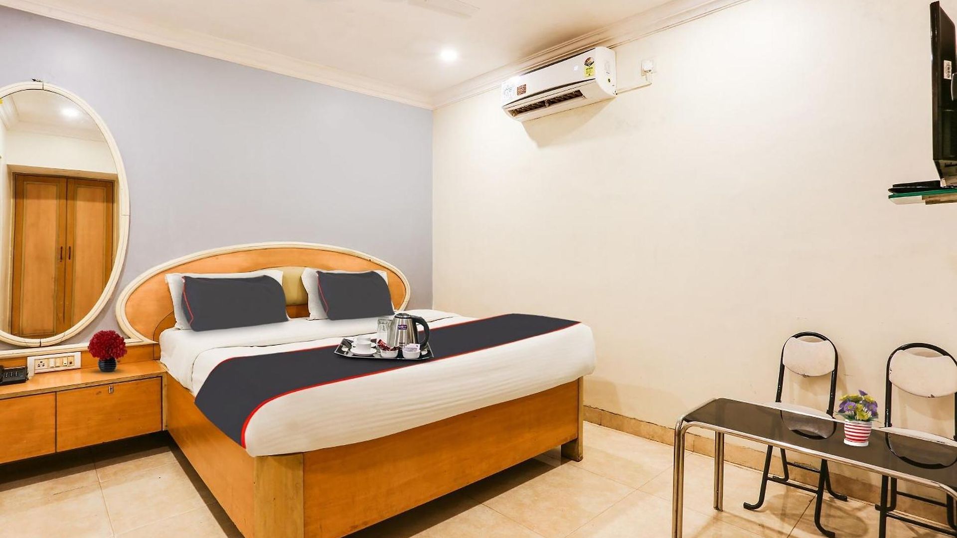 Hotel Collection O De Meridian Near Versova Beach 3*