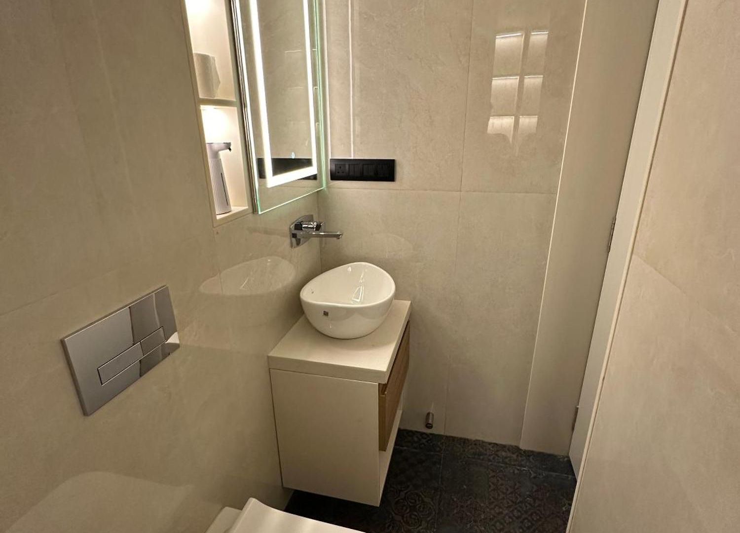 Rudraya Homes - Cozy Premium Serviced Khar - Next To Bandra Apartment