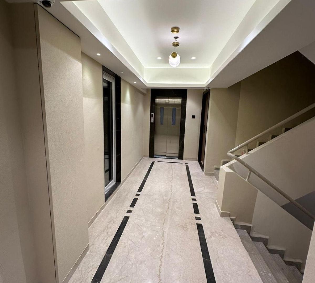 Apartment Rudraya Homes - Cozy Premium Serviced Khar - Next To Bandra Mumbai