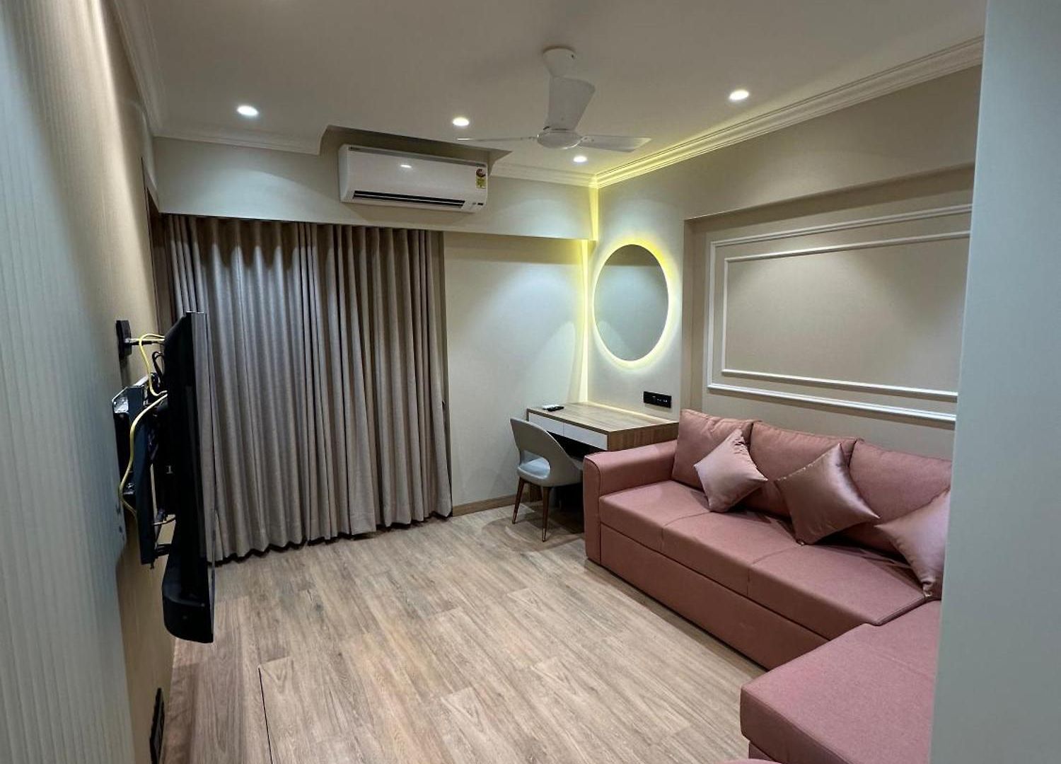 Apartment Rudraya Homes - Cozy Premium Serviced Khar - Next To Bandra Mumbai