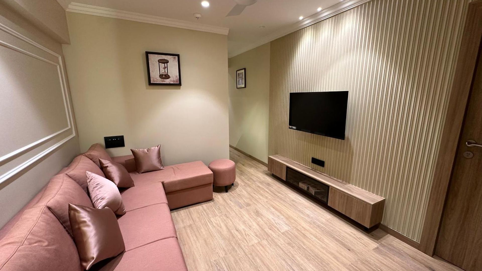 Apartment Rudraya Homes - Cozy Premium Serviced Khar - Next To Bandra *