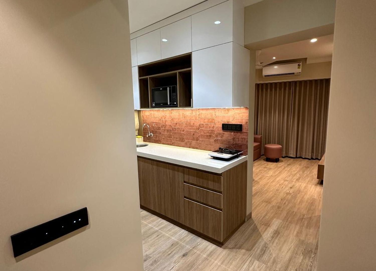 Rudraya Homes - Cozy Premium Serviced Khar - Next To Bandra *