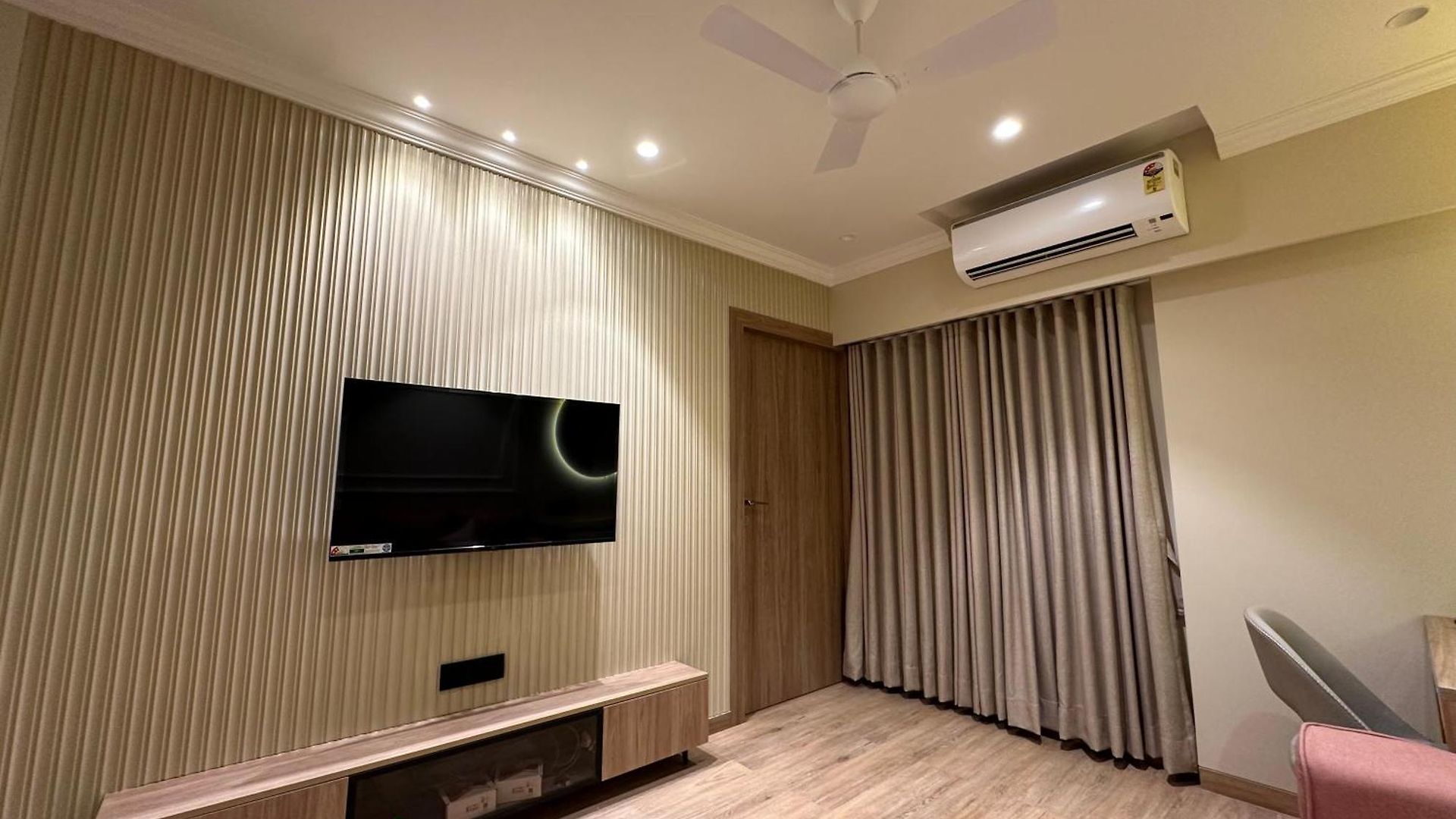 Apartment Rudraya Homes - Cozy Premium Serviced Khar - Next To Bandra