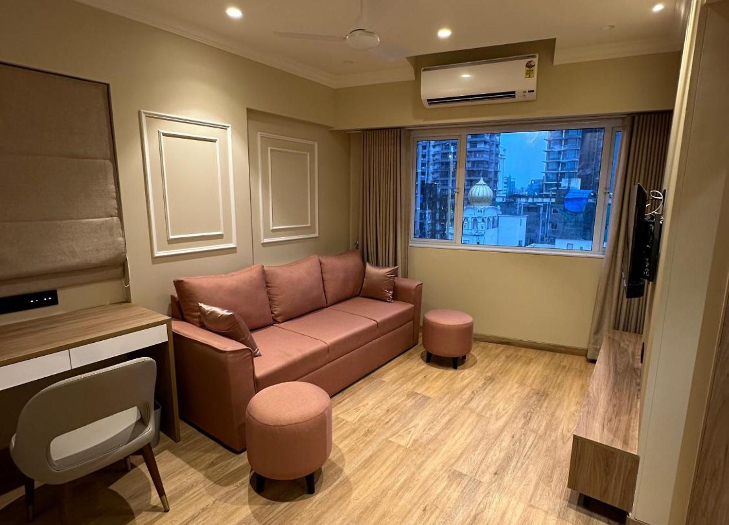 Rudraya Homes - Cozy Premium Serviced Khar - Next To Bandra Apartment