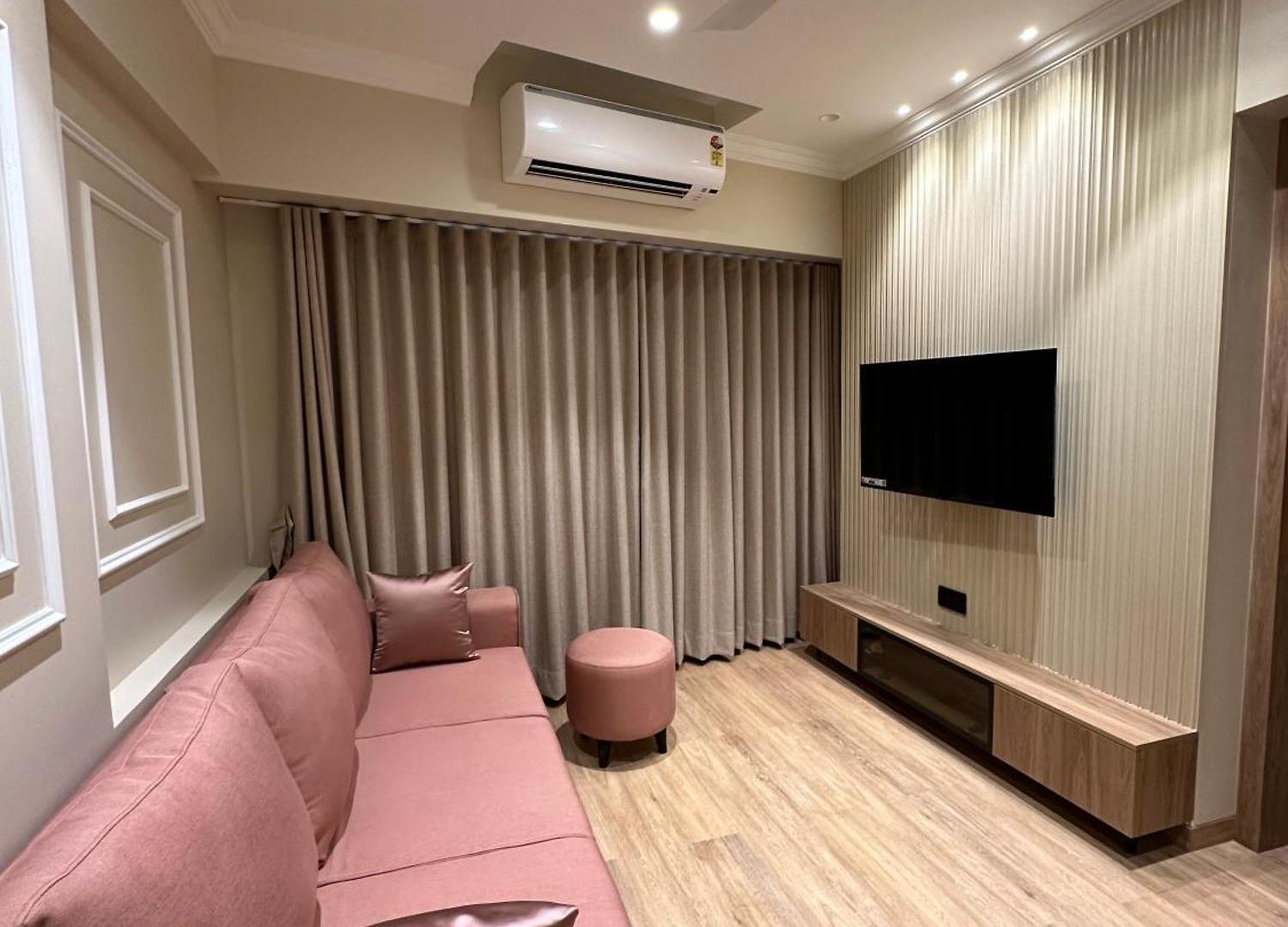 Rudraya Homes - Cozy Premium Serviced Khar - Next To Bandra