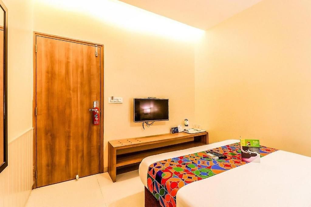 Hotel Glitz Hotels-ascot International Airport 2*