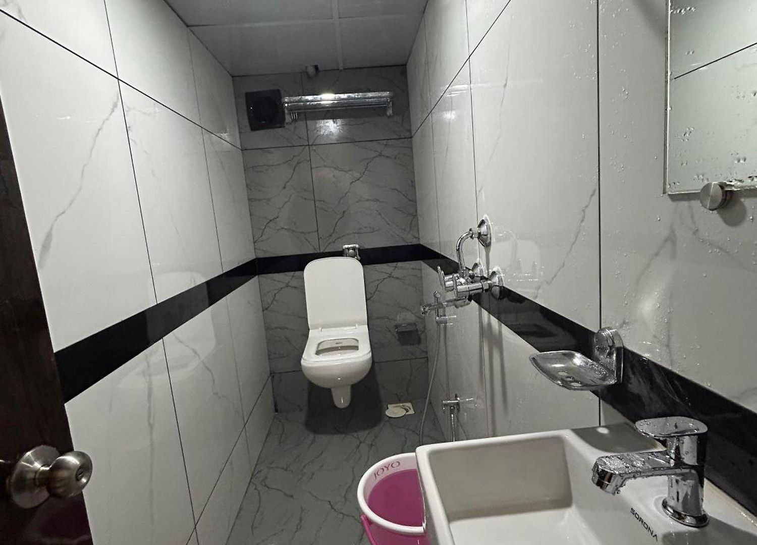 Hotel Rinza Residency