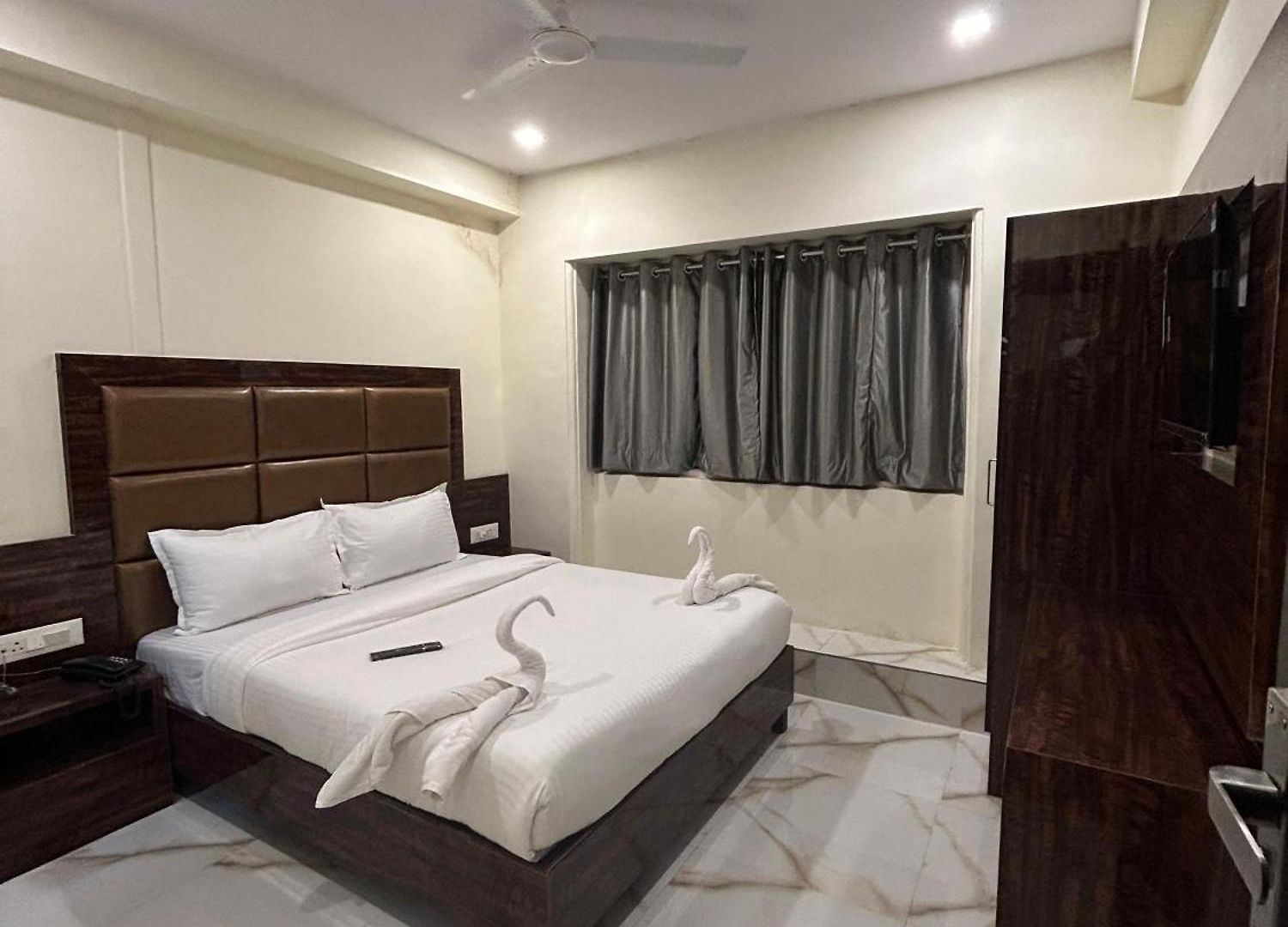 Hotel Rinza Residency 5*