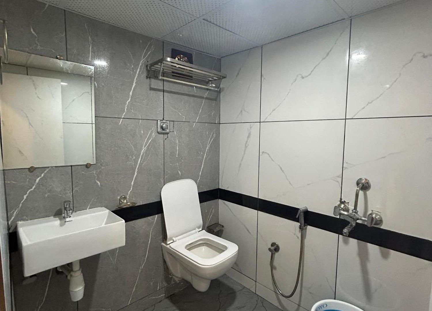 Rinza Residency