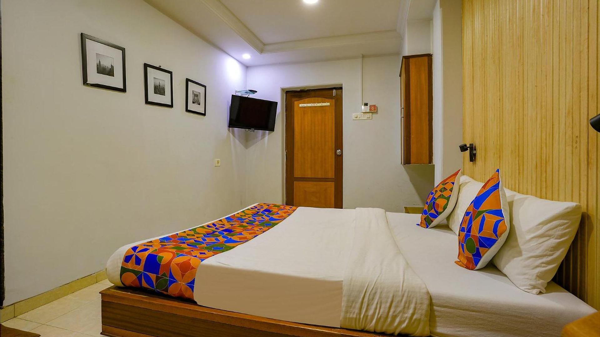 Hotel Via Manas Residency