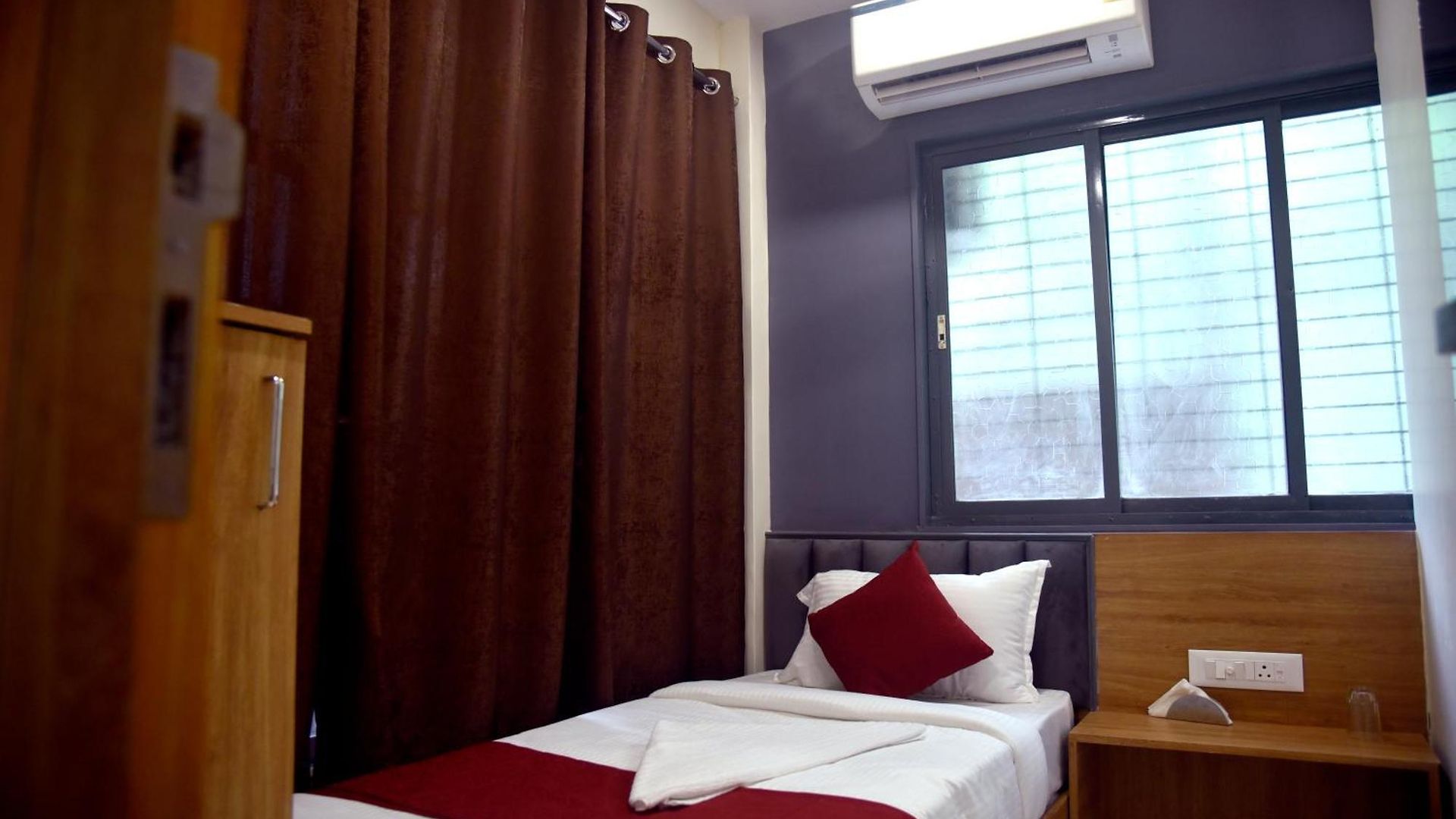 Vogue Near Nesco Exhibition Centre Apartment