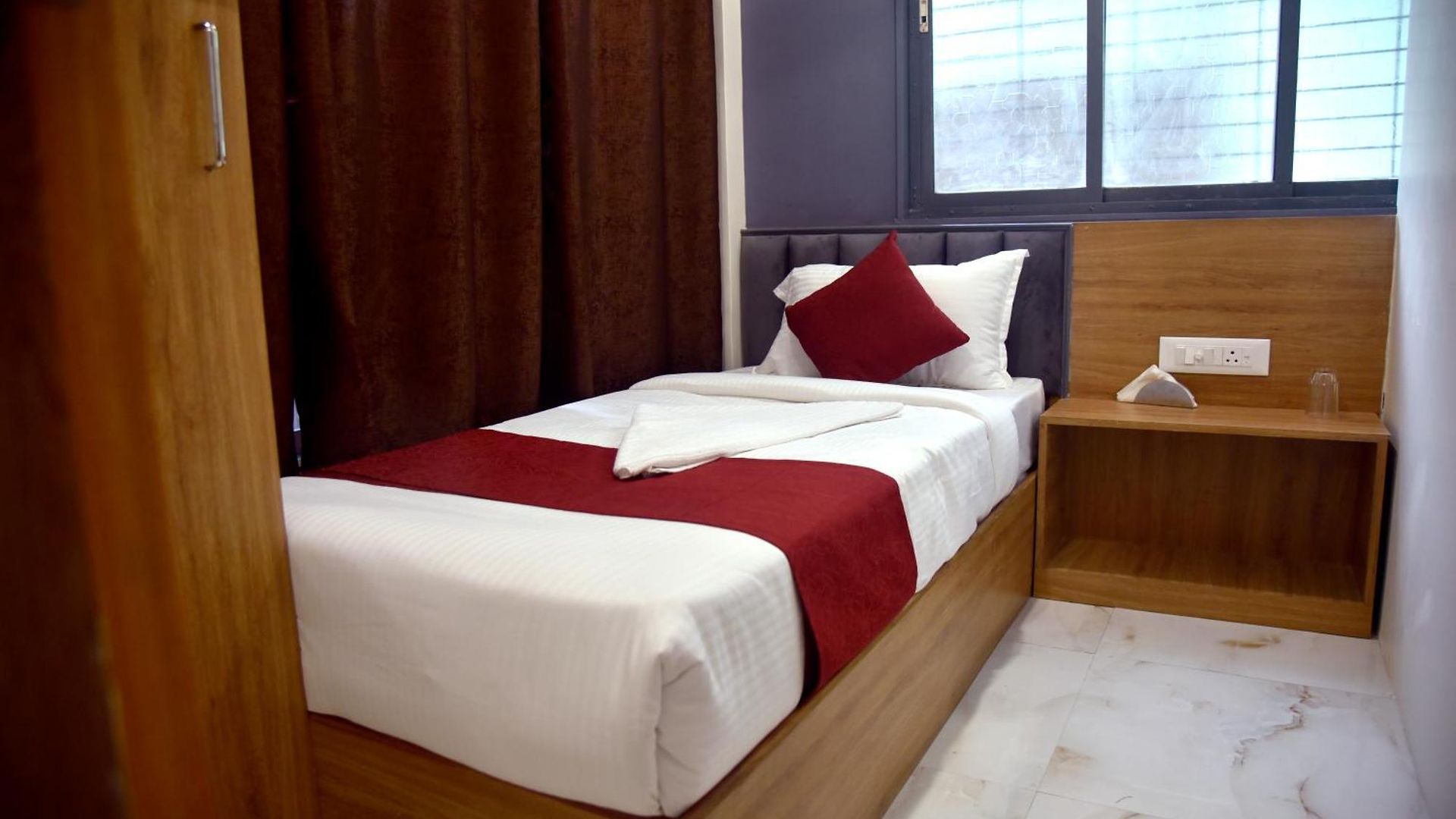 Apartment Vogue Near Nesco Exhibition Centre Mumbai