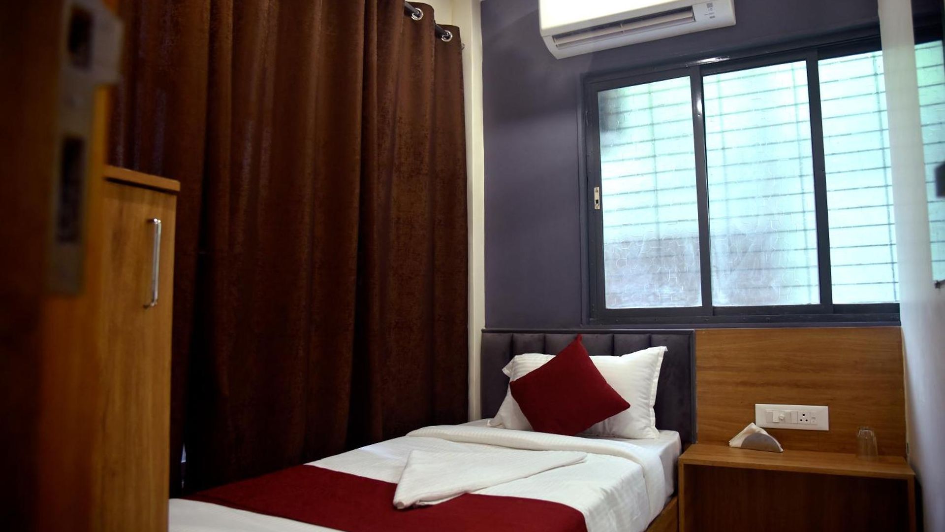 Vogue Near Nesco Exhibition Centre Apartment
