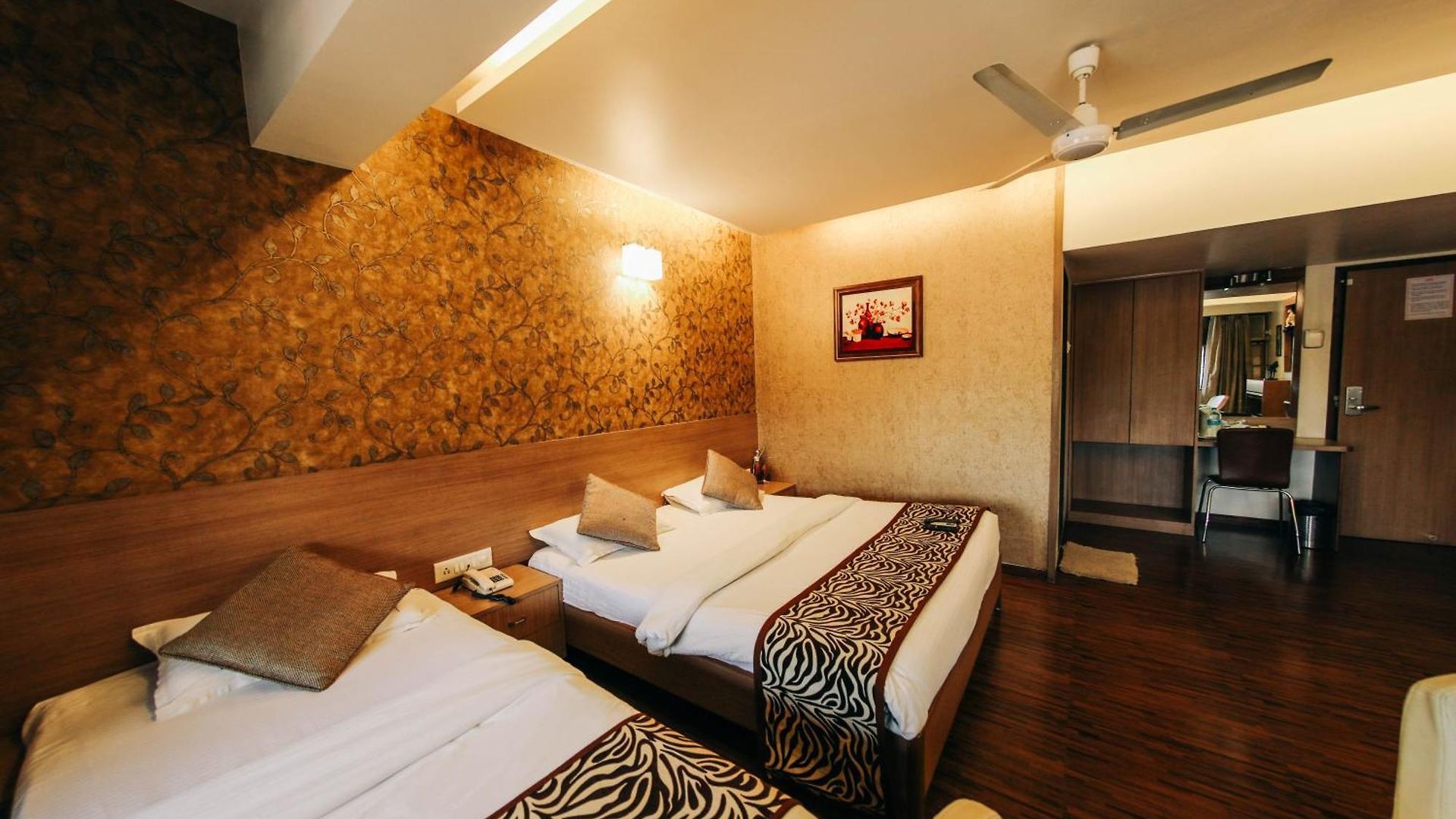 Hotel Maharana Chembur 2*
