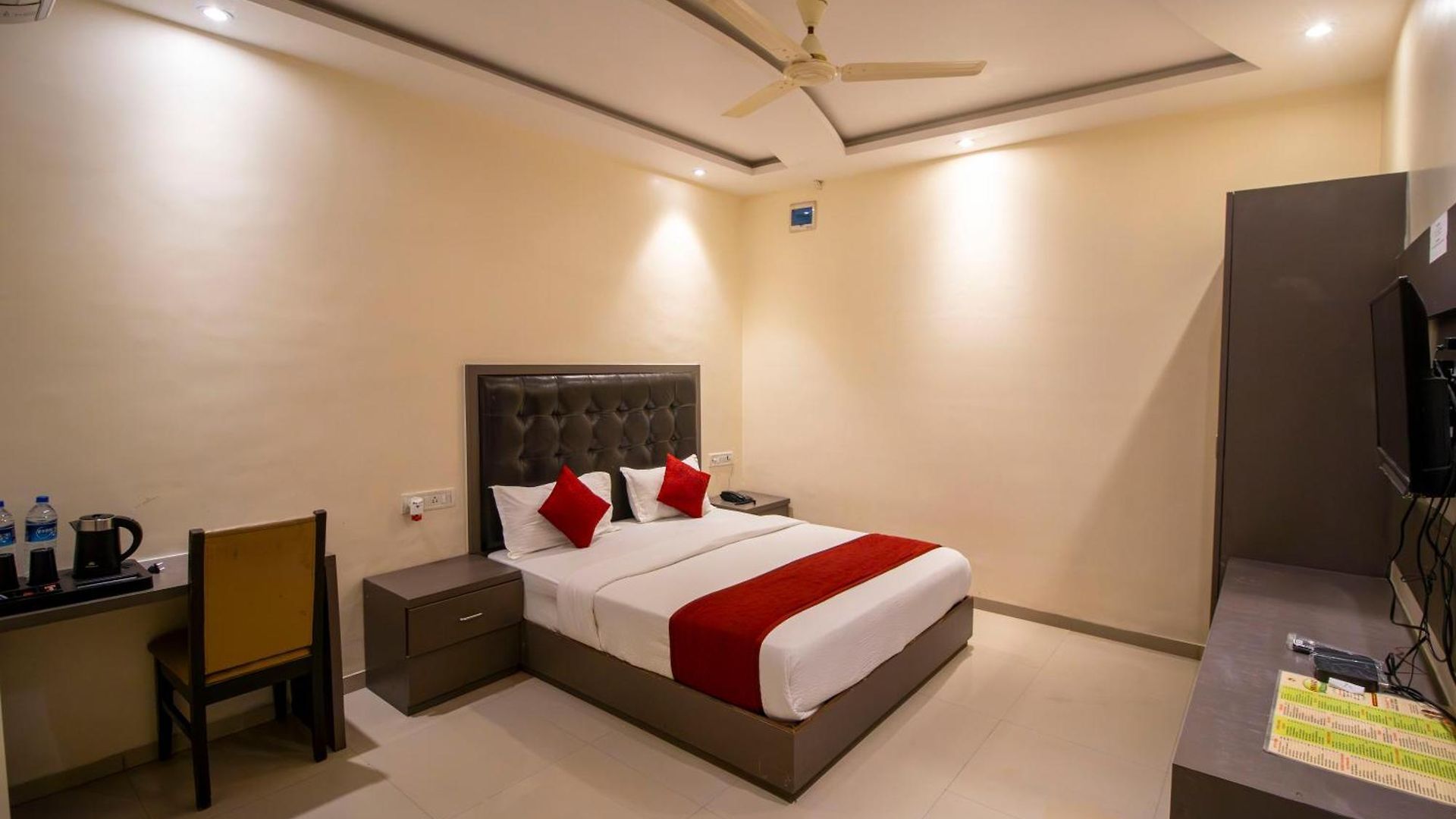 Hotel Bkc - Near Trade Center, Visa Consulate Bkc