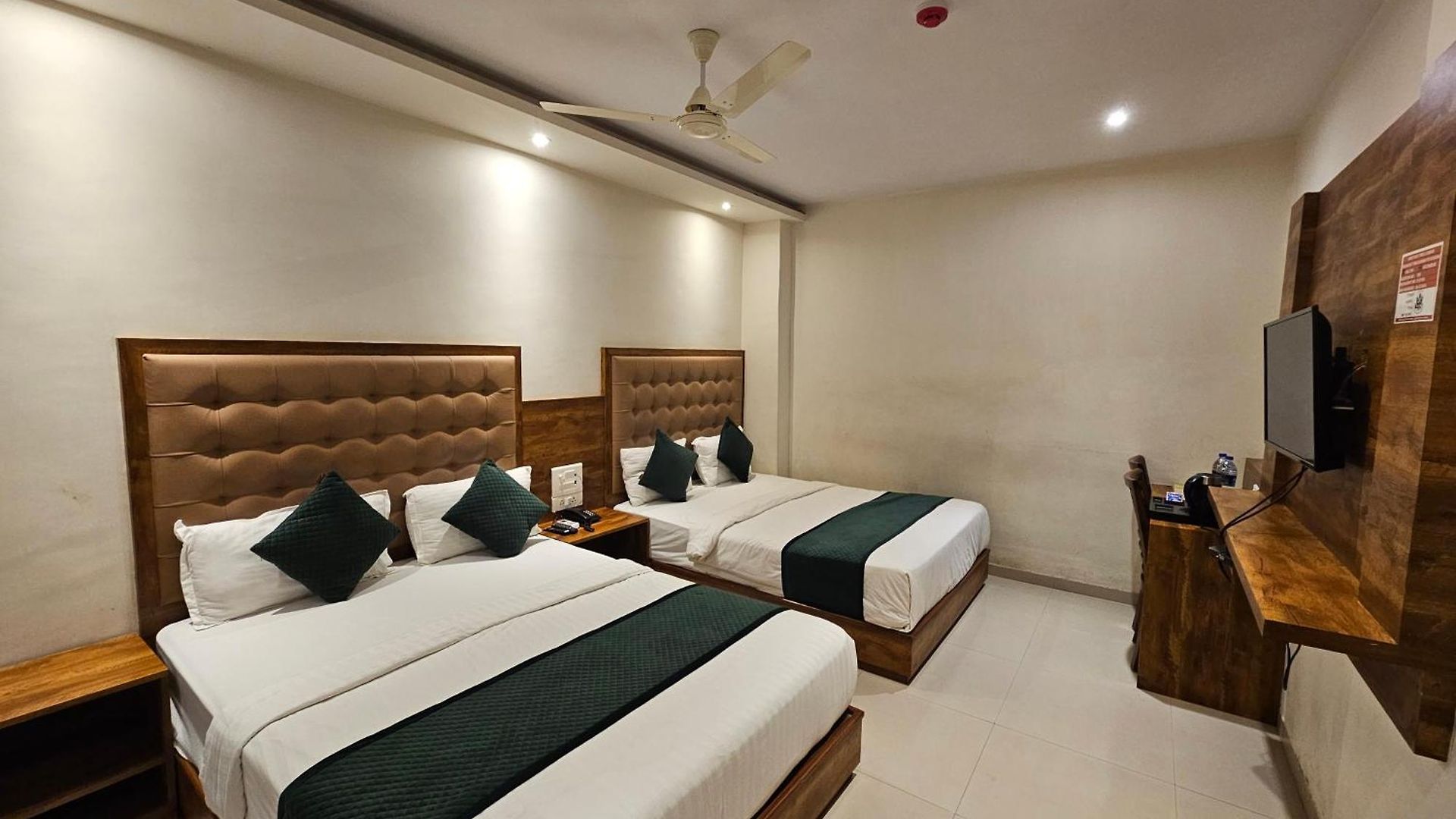 Hotel Bkc Garden - Near Us Embassy Bkc 3*