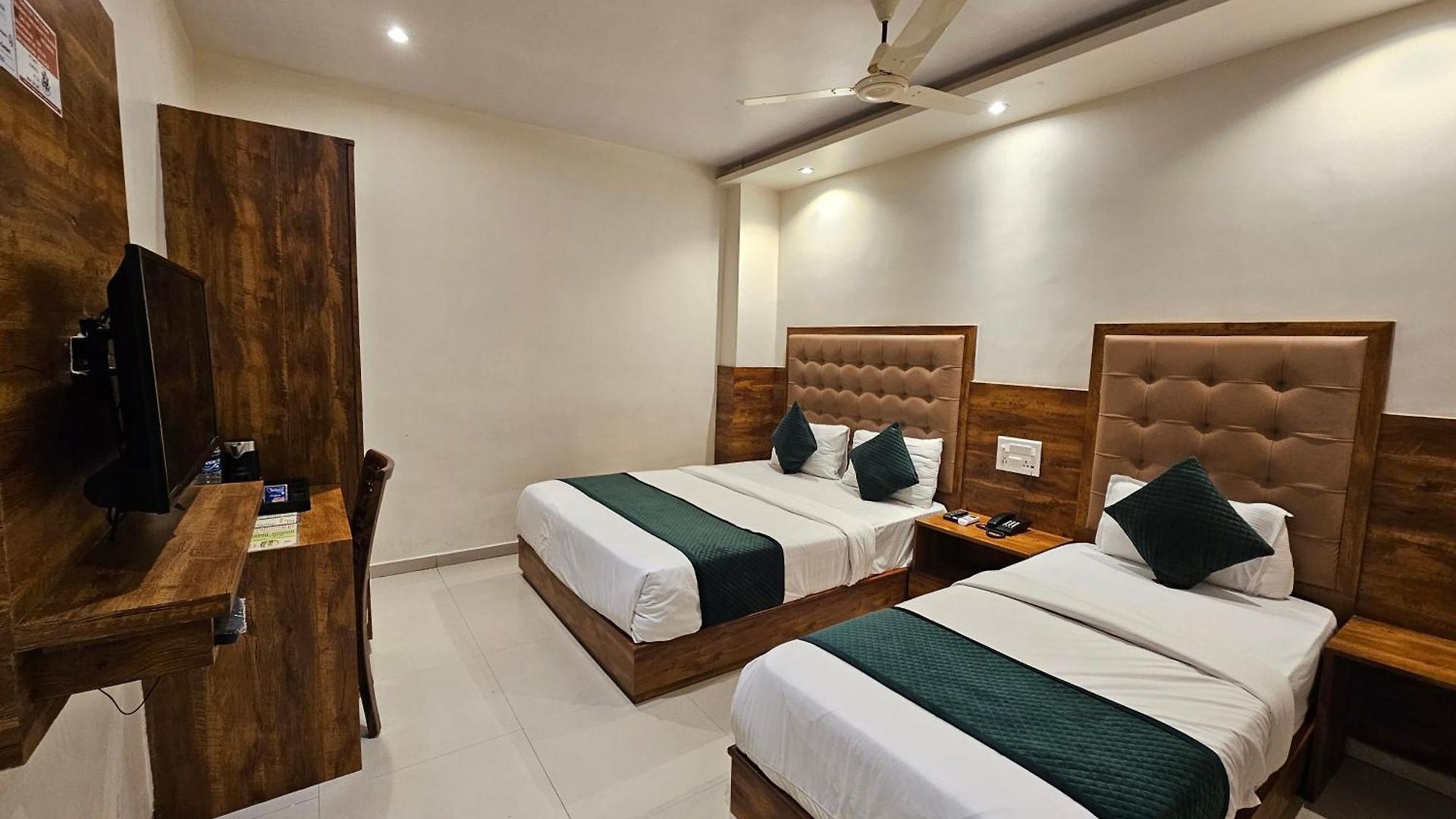 Hotel Bkc Garden - Near Us Embassy Bkc