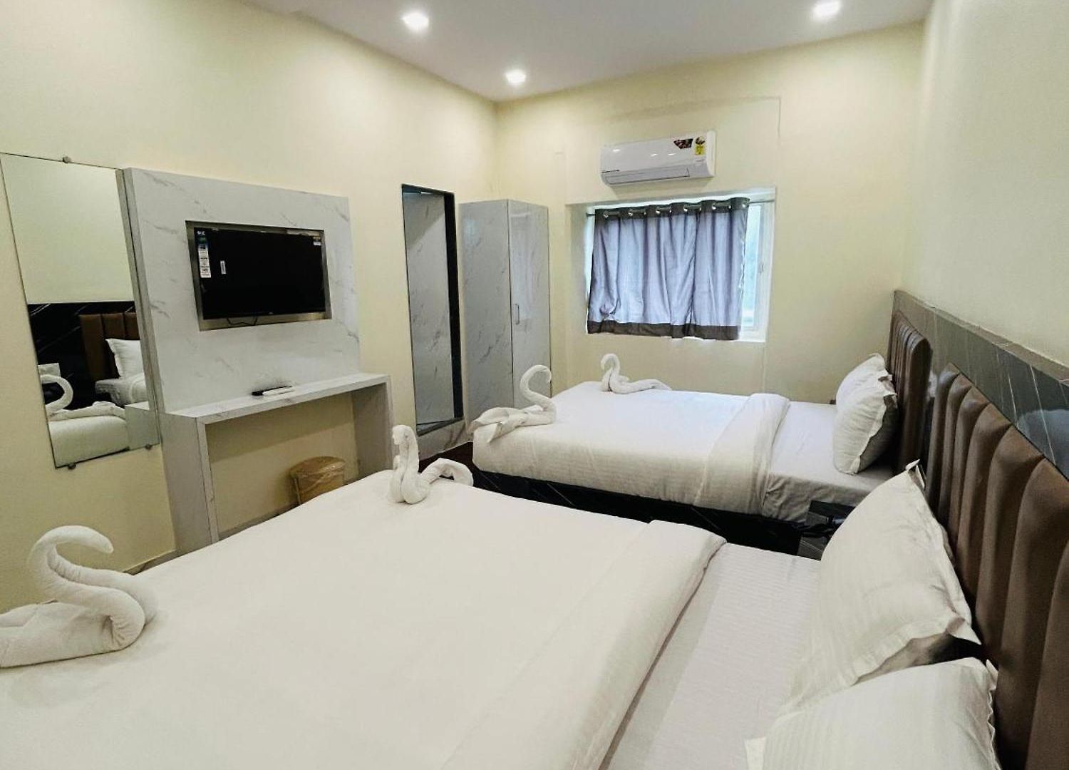 Hotel Rinza Residency