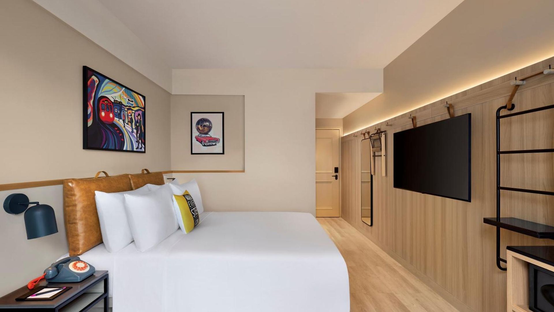 Moxy Andheri West Hotel 5*