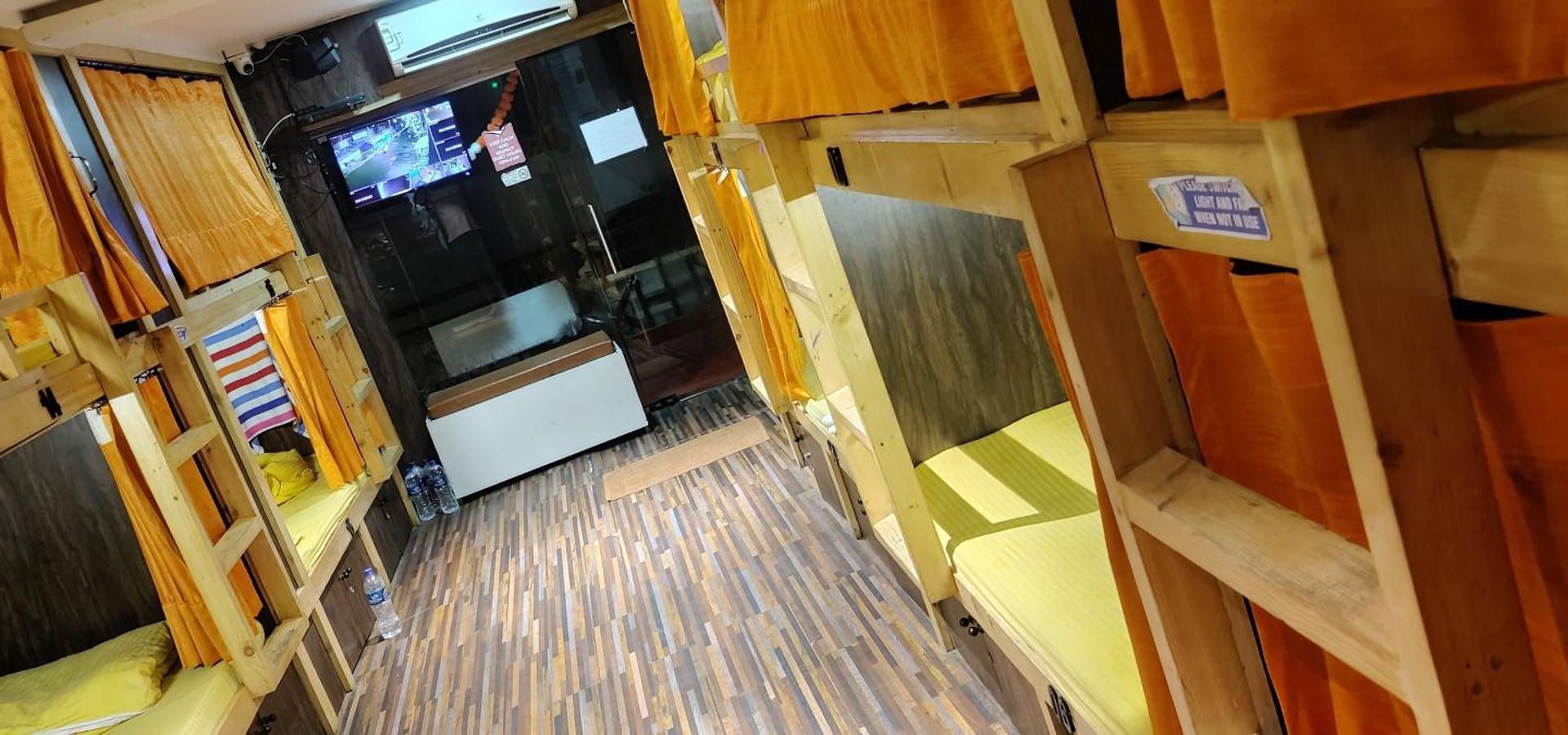 Sunrise Hostel *