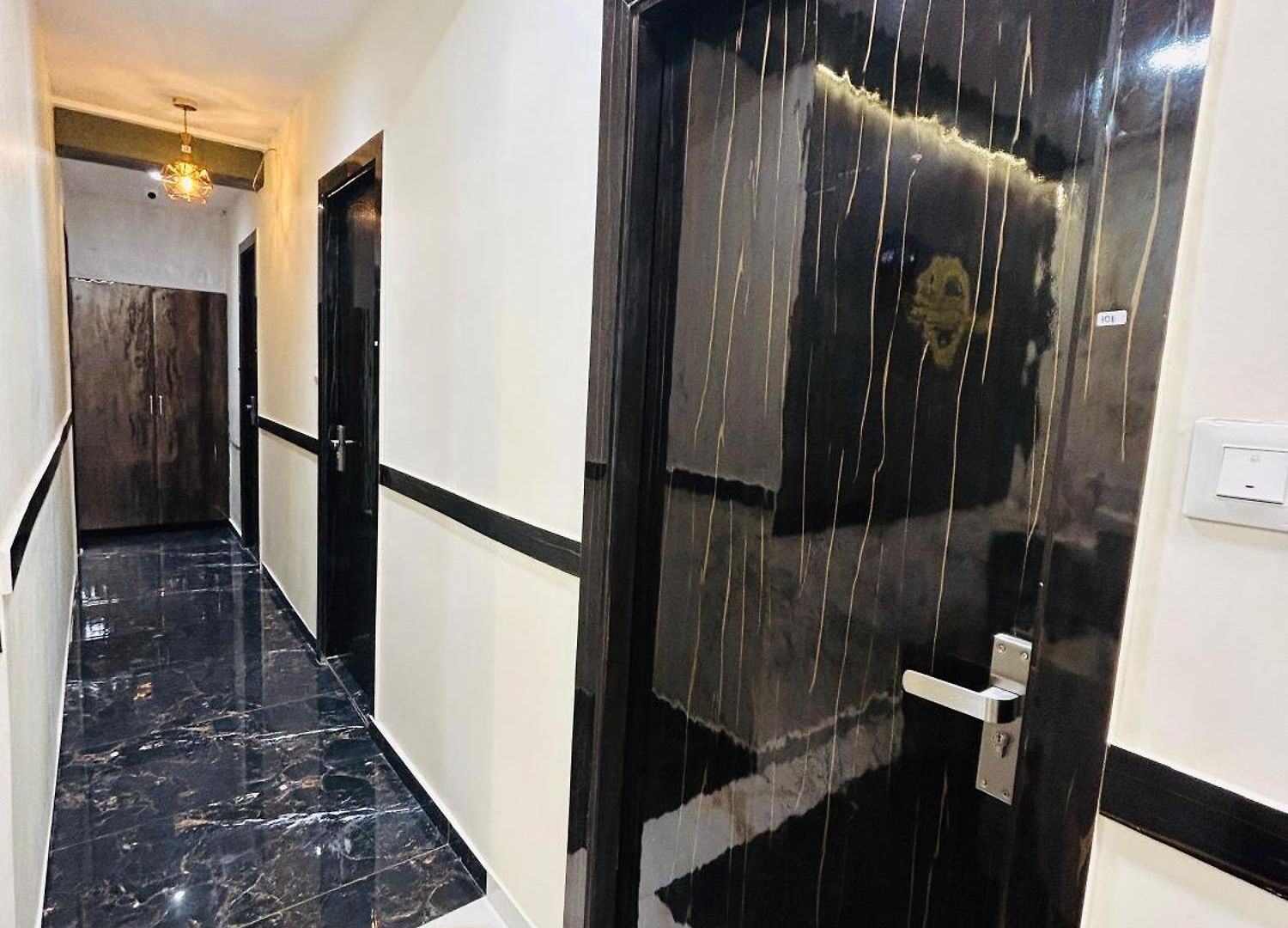 Hotel Rinza Residency