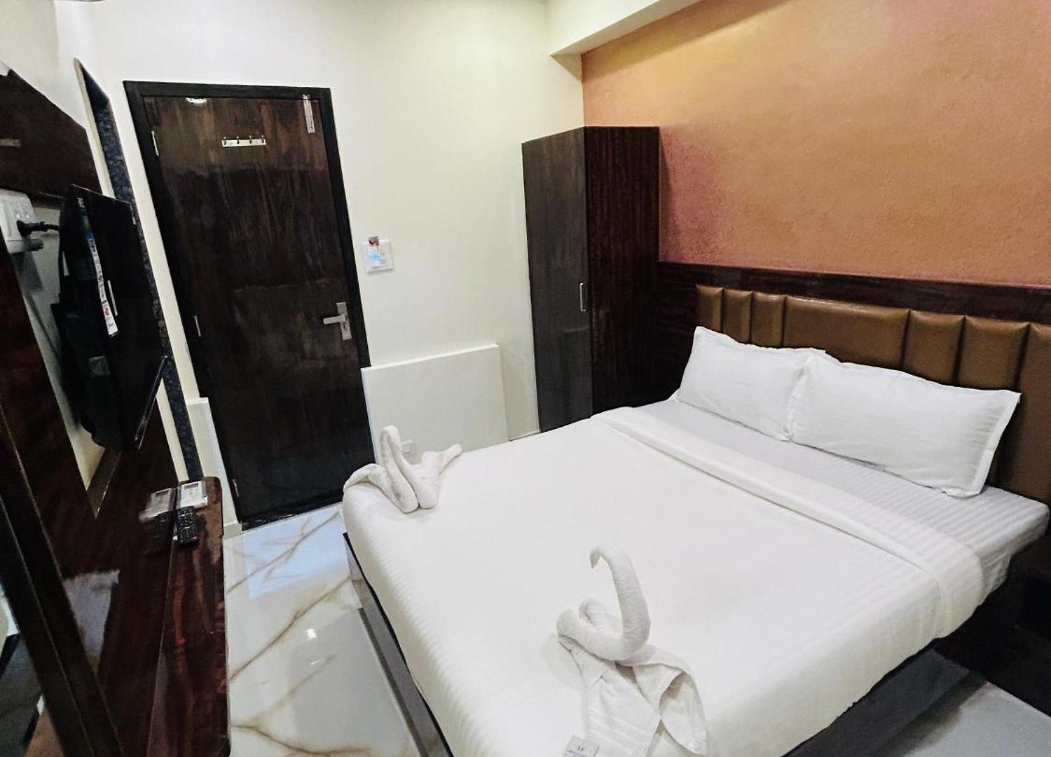 Hotel Rinza Residency 5*