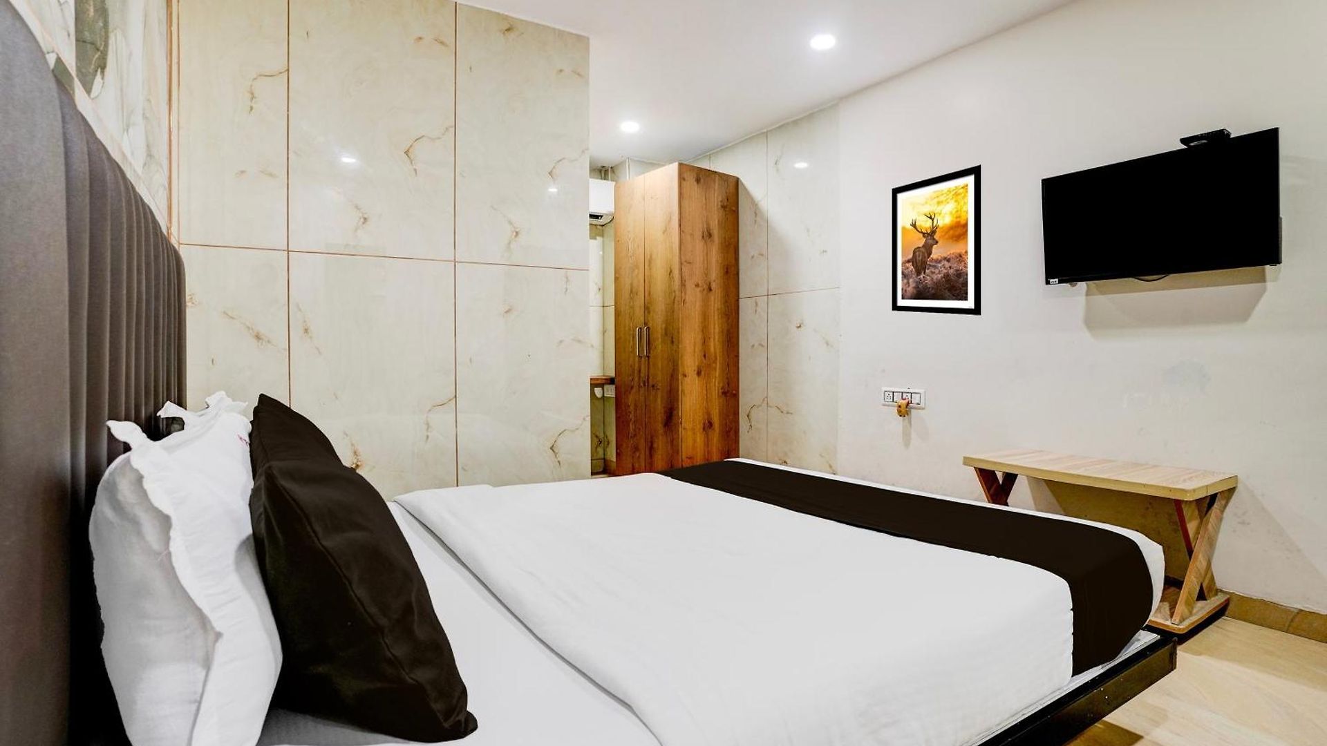 Hotel Super Collection O Ulife