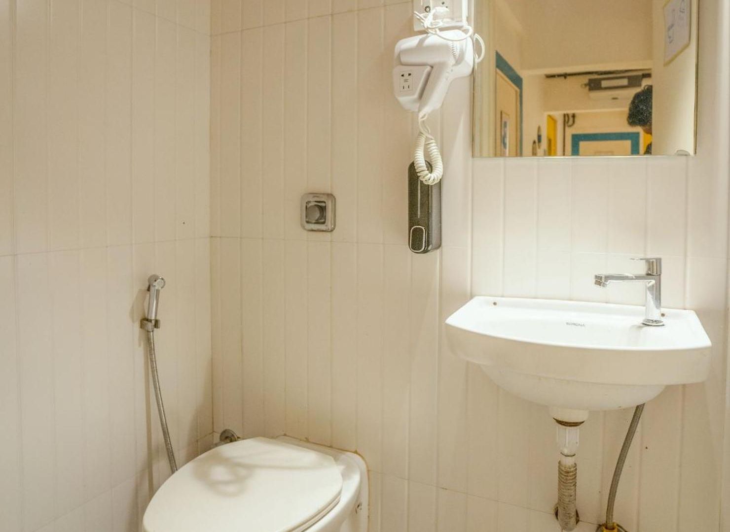 Hostel Locomo Hostel Express - Stay Work Eat Mumbai