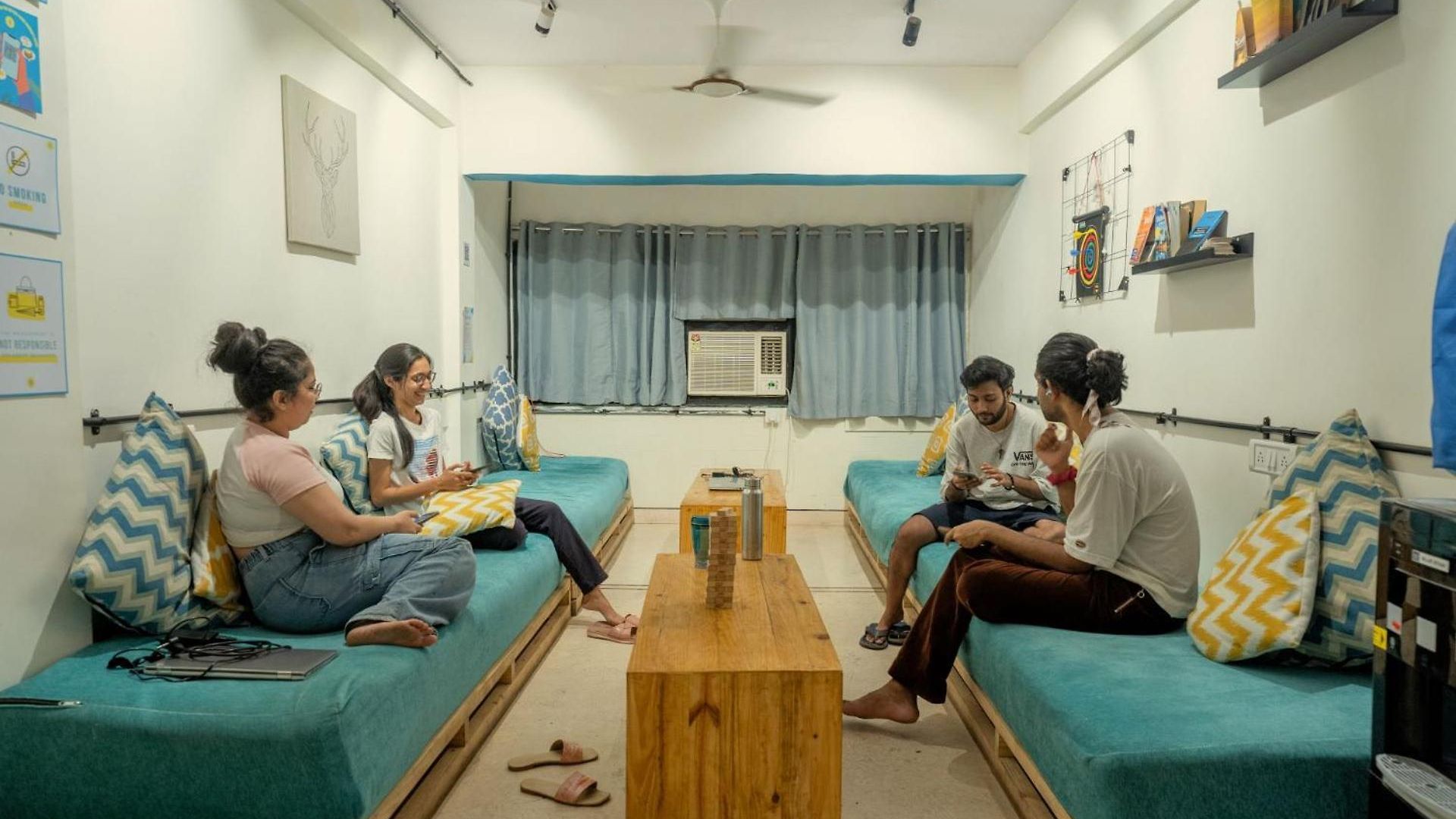 Locomo Hostel Express - Stay Work Eat Mumbai