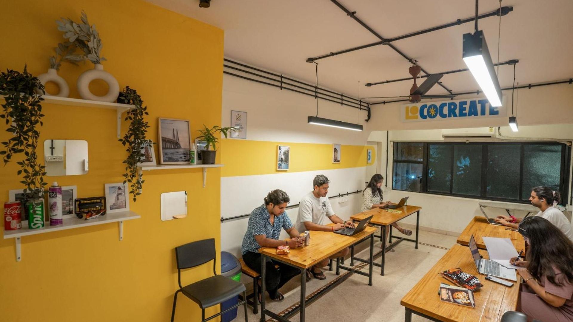 Hostel Locomo Hostel Express - Stay Work Eat *