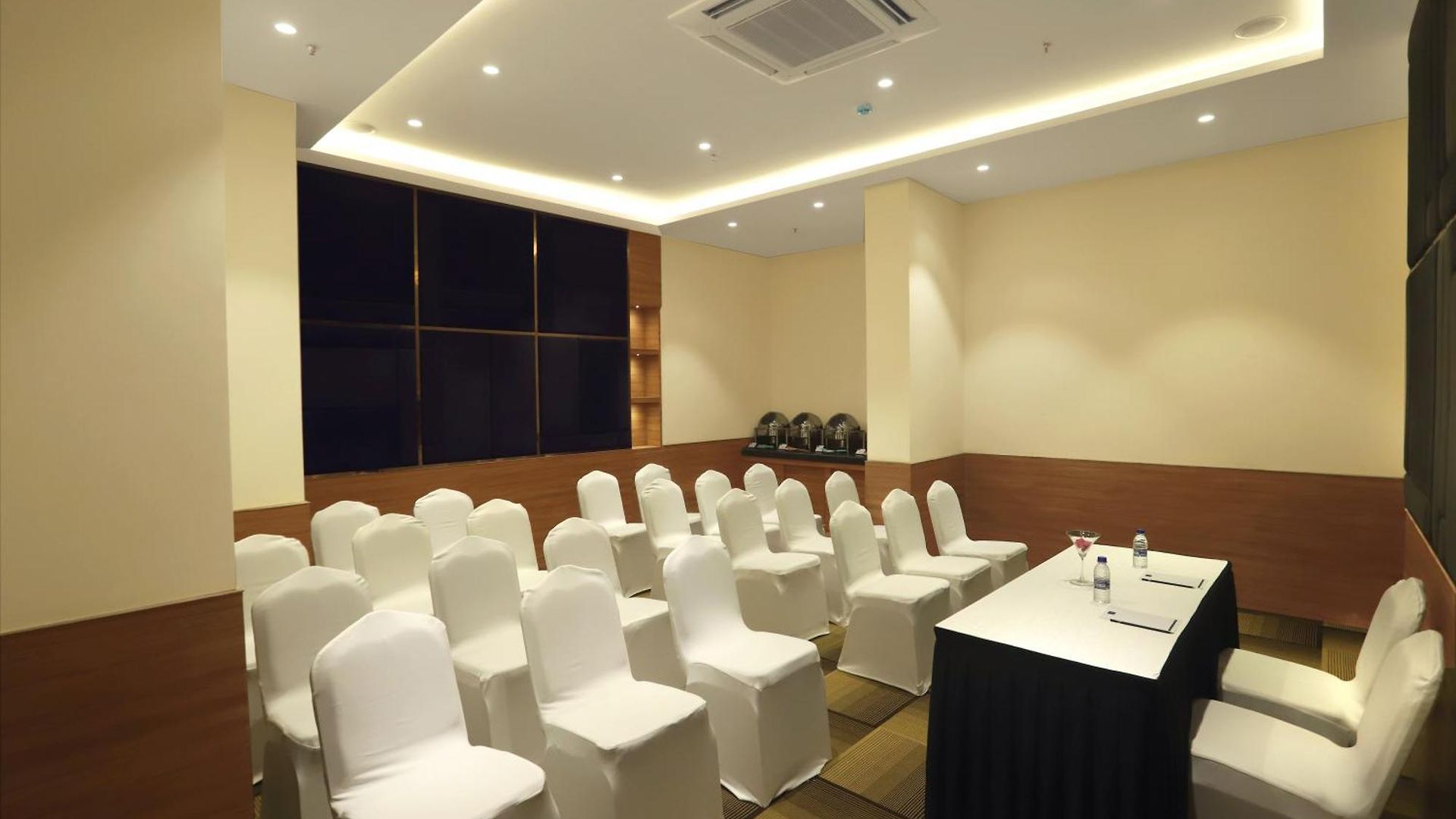 Aralia - A Business Hotel, Midc Andheri East Hotel Mumbai