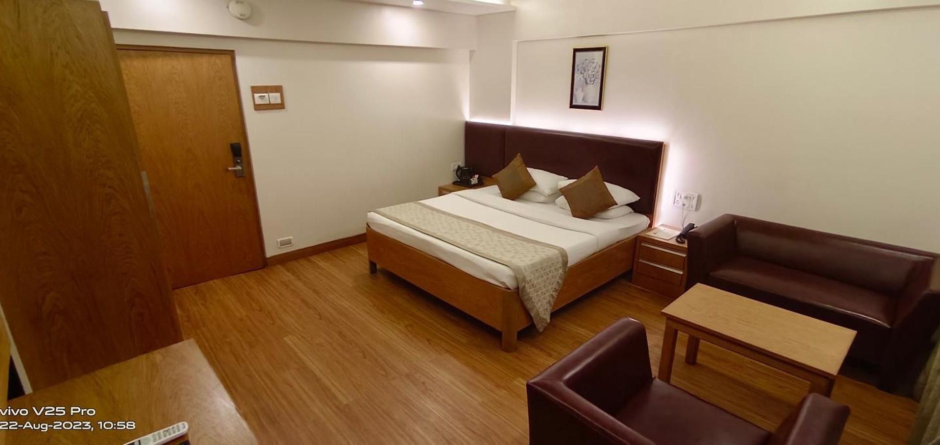Kings International Juhu Hotel