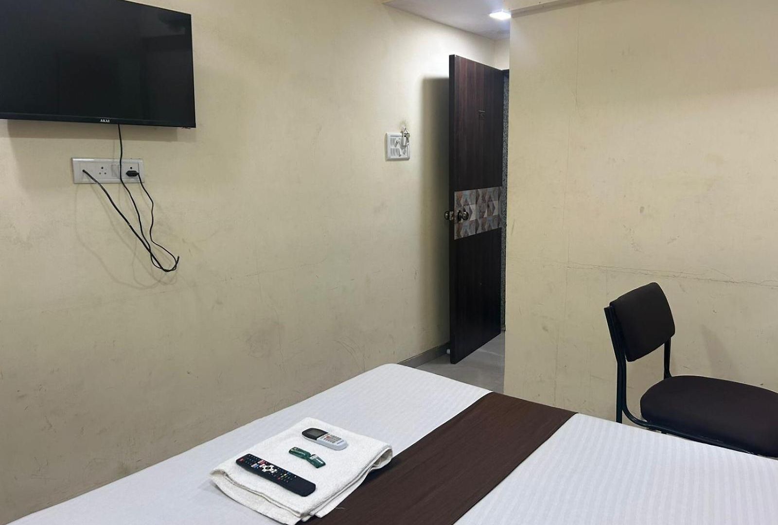 Vaithi Residency - Andheri West Hotel *