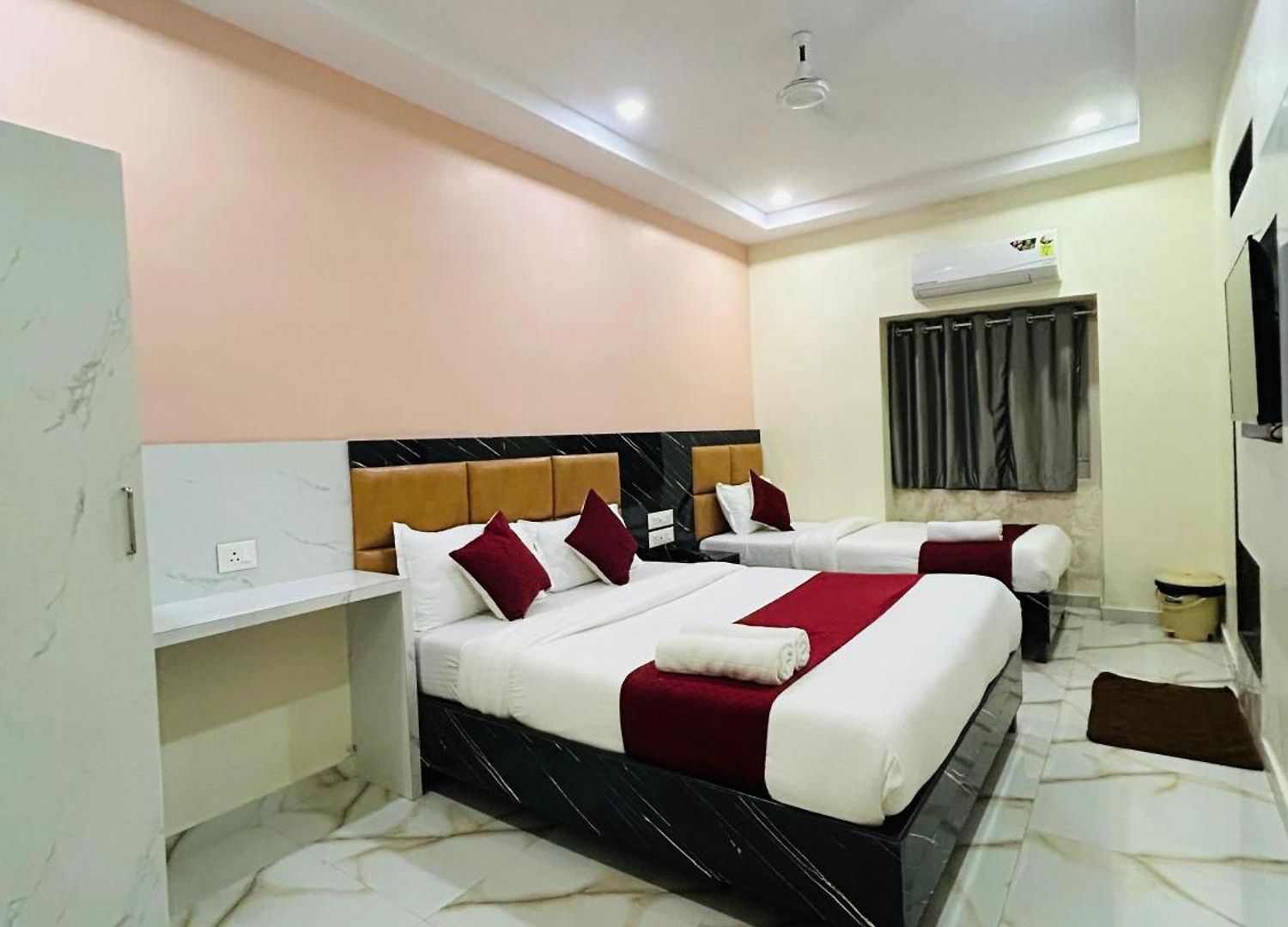 Hotel Rinza Residency 5*
